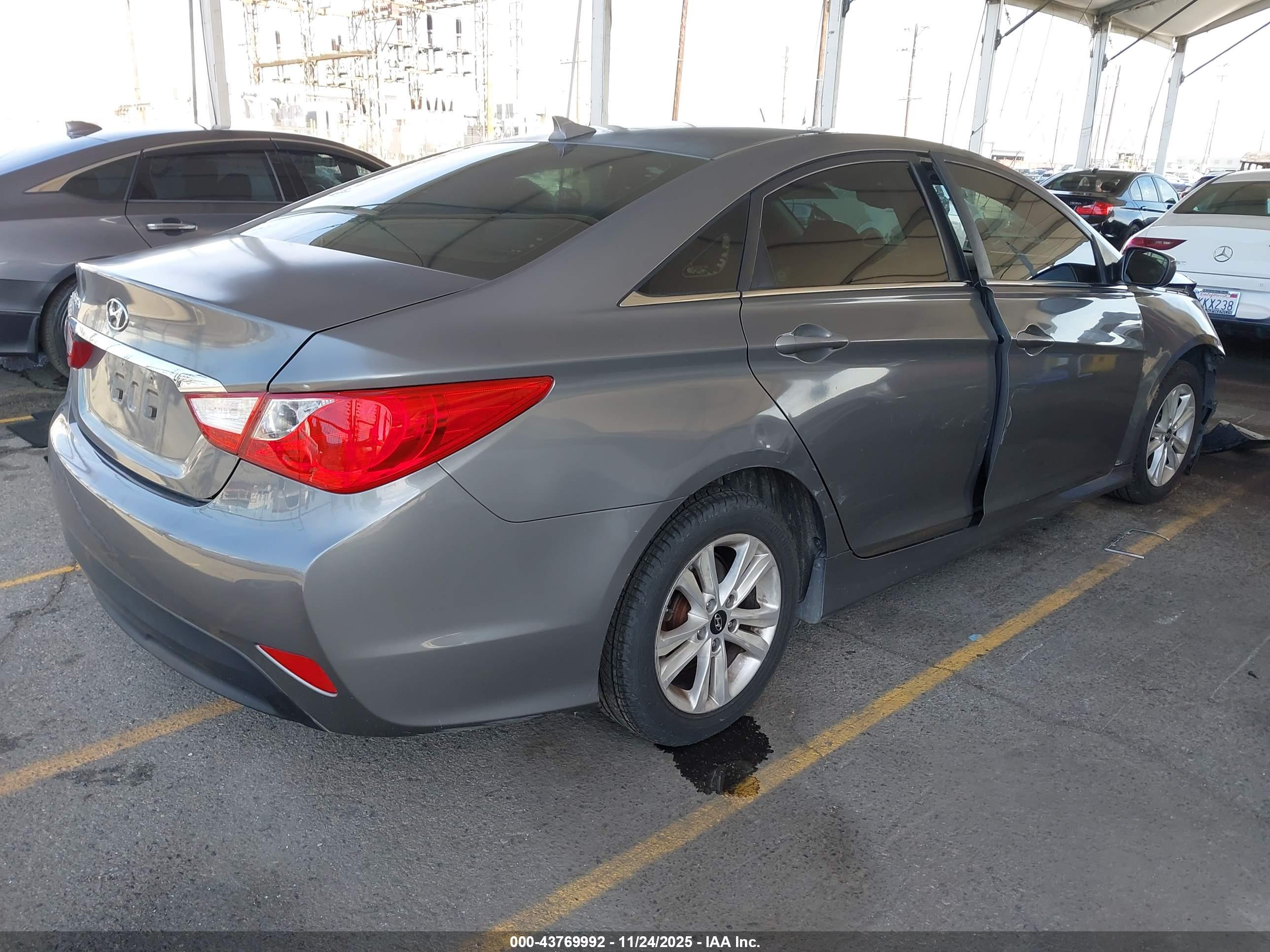 HYUNDAI SONATA image 4