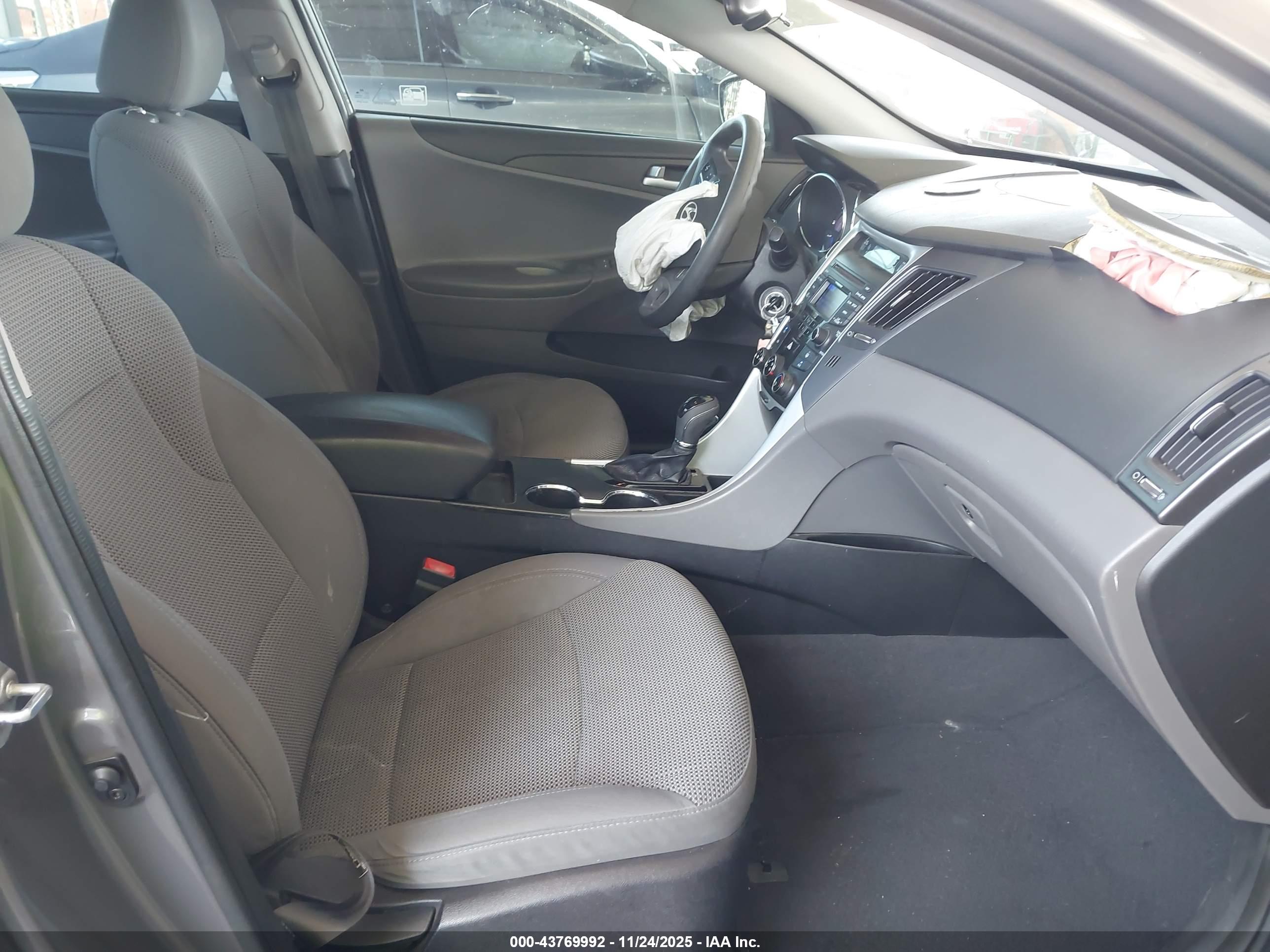 HYUNDAI SONATA image 5
