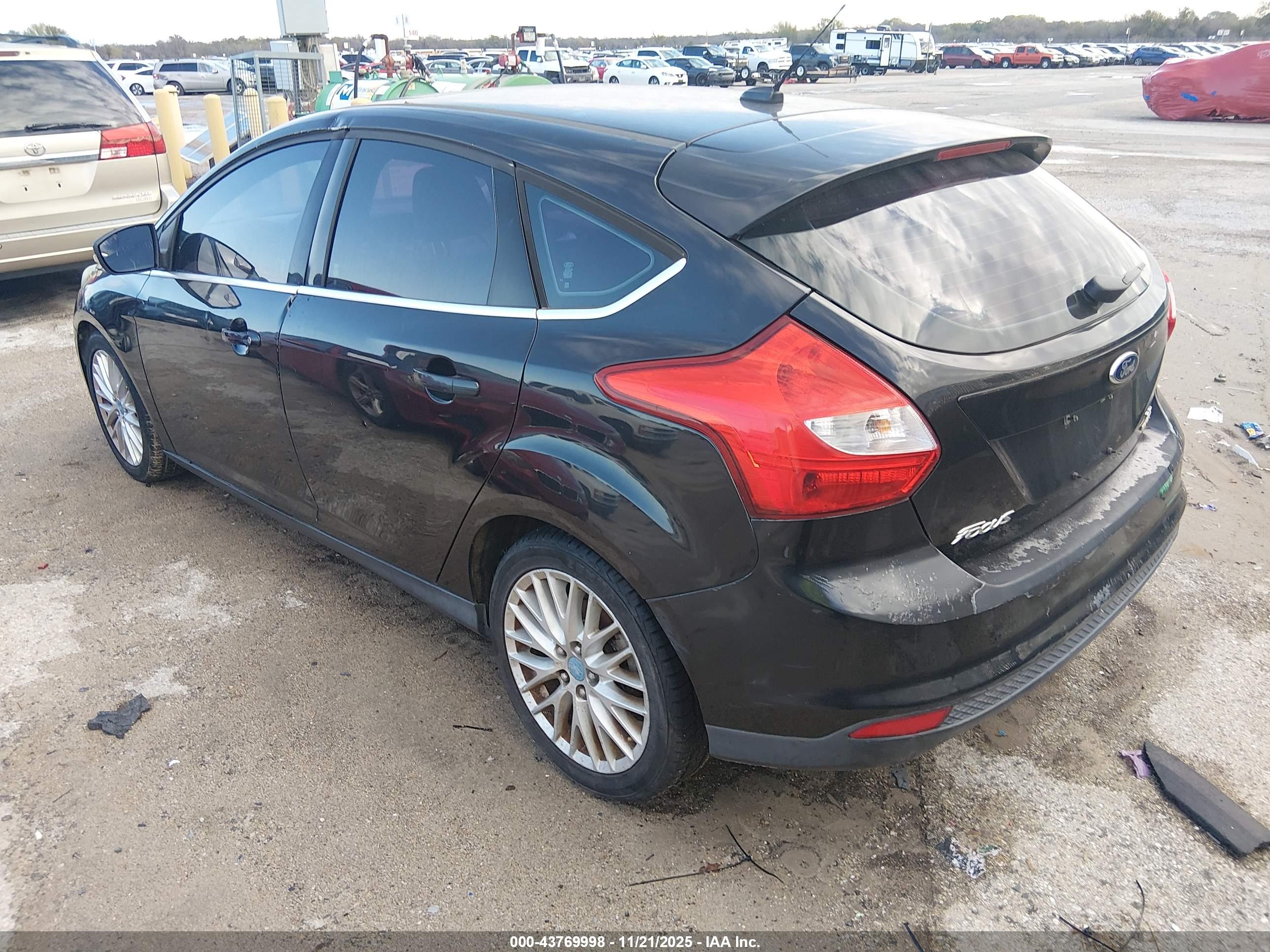 FORD FOCUS image 3