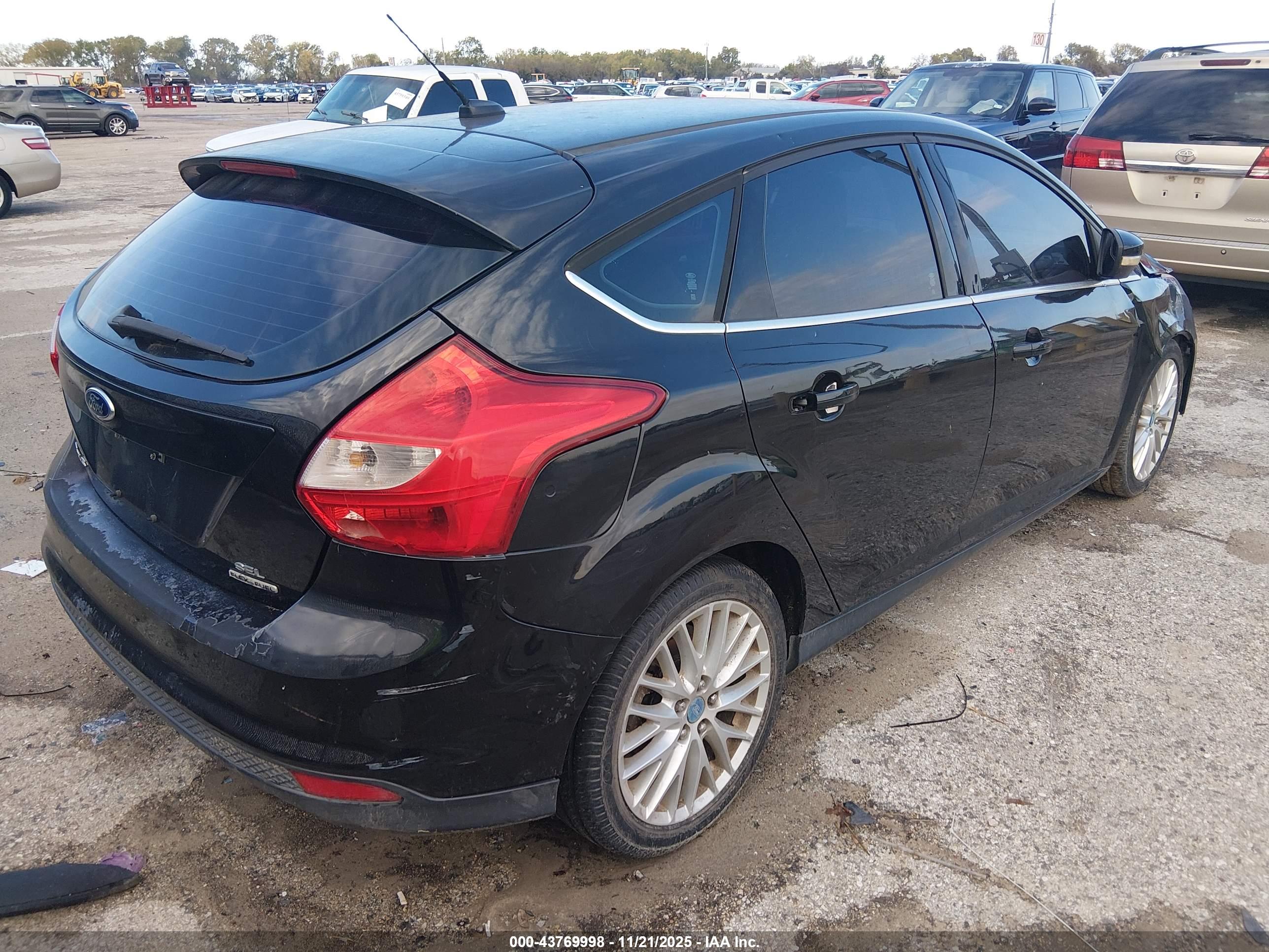 FORD FOCUS image 4