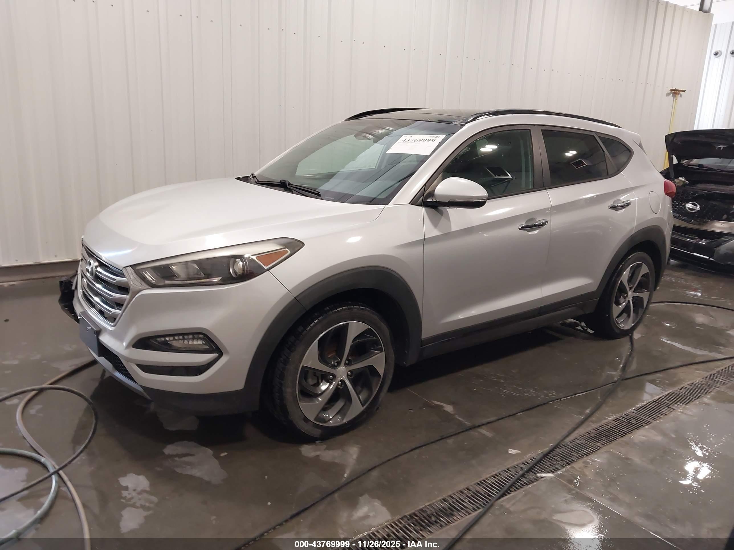 HYUNDAI TUCSON image 2