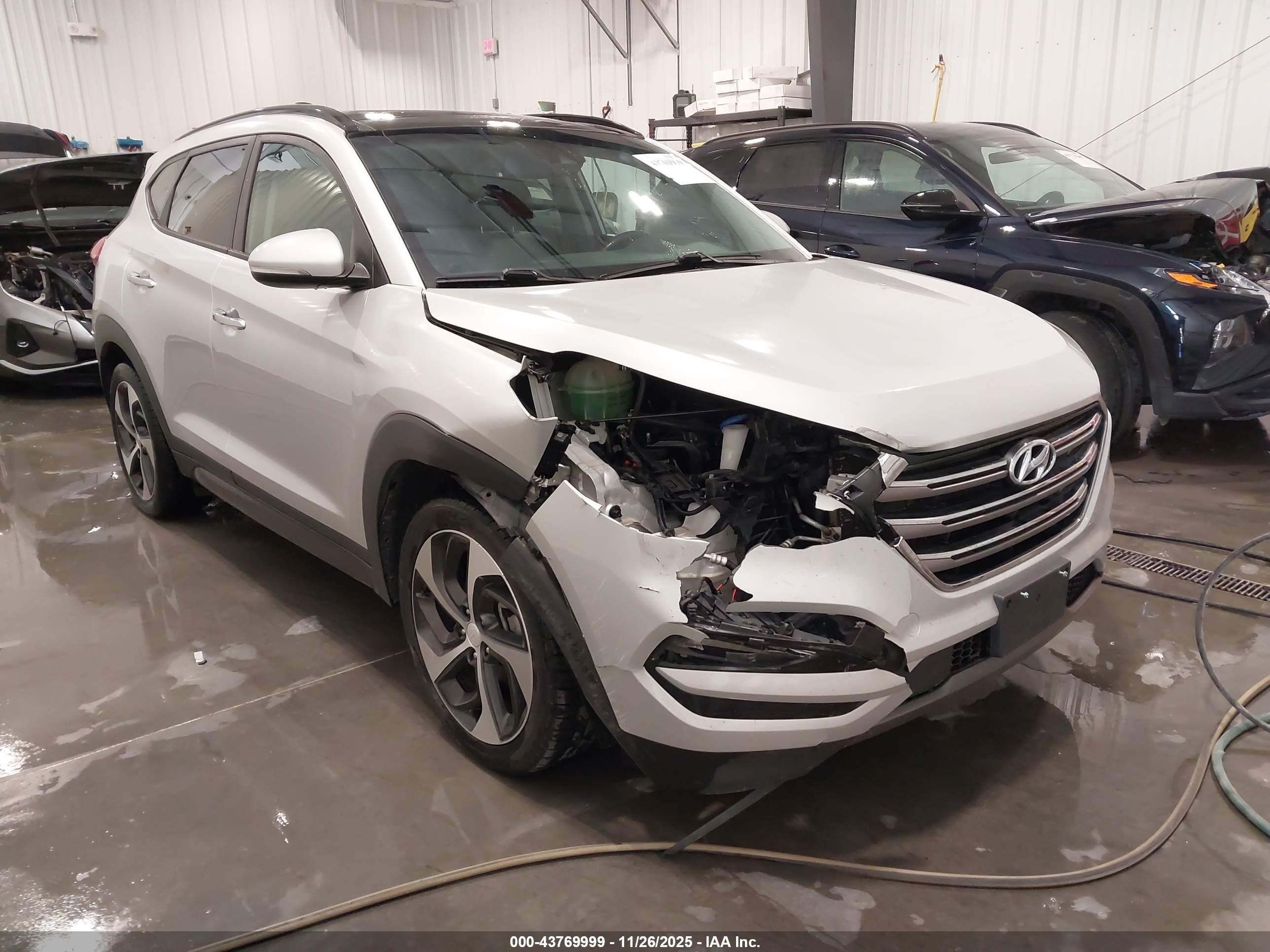 HYUNDAI TUCSON image 6