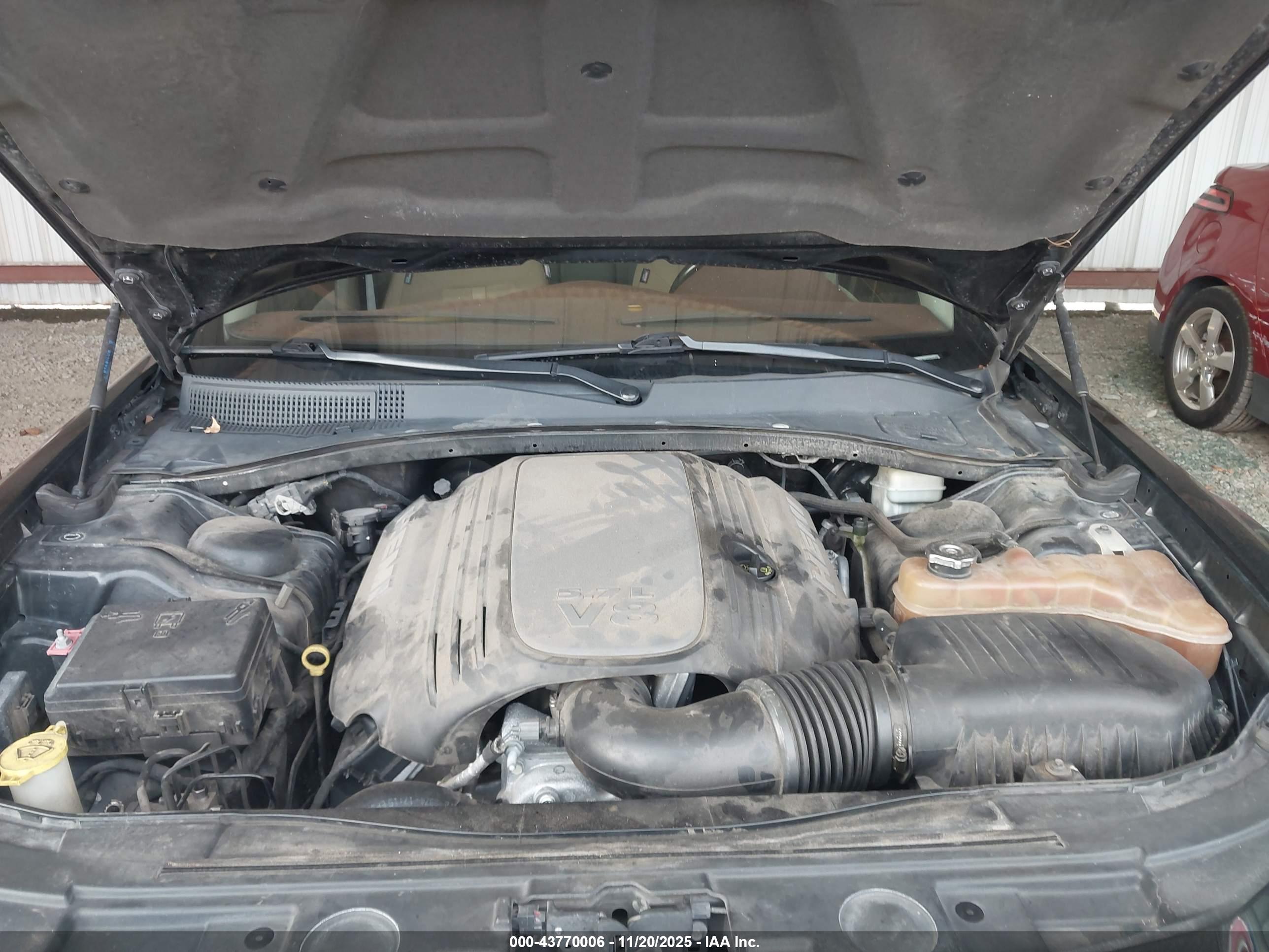 CHRYSLER 300C image 10