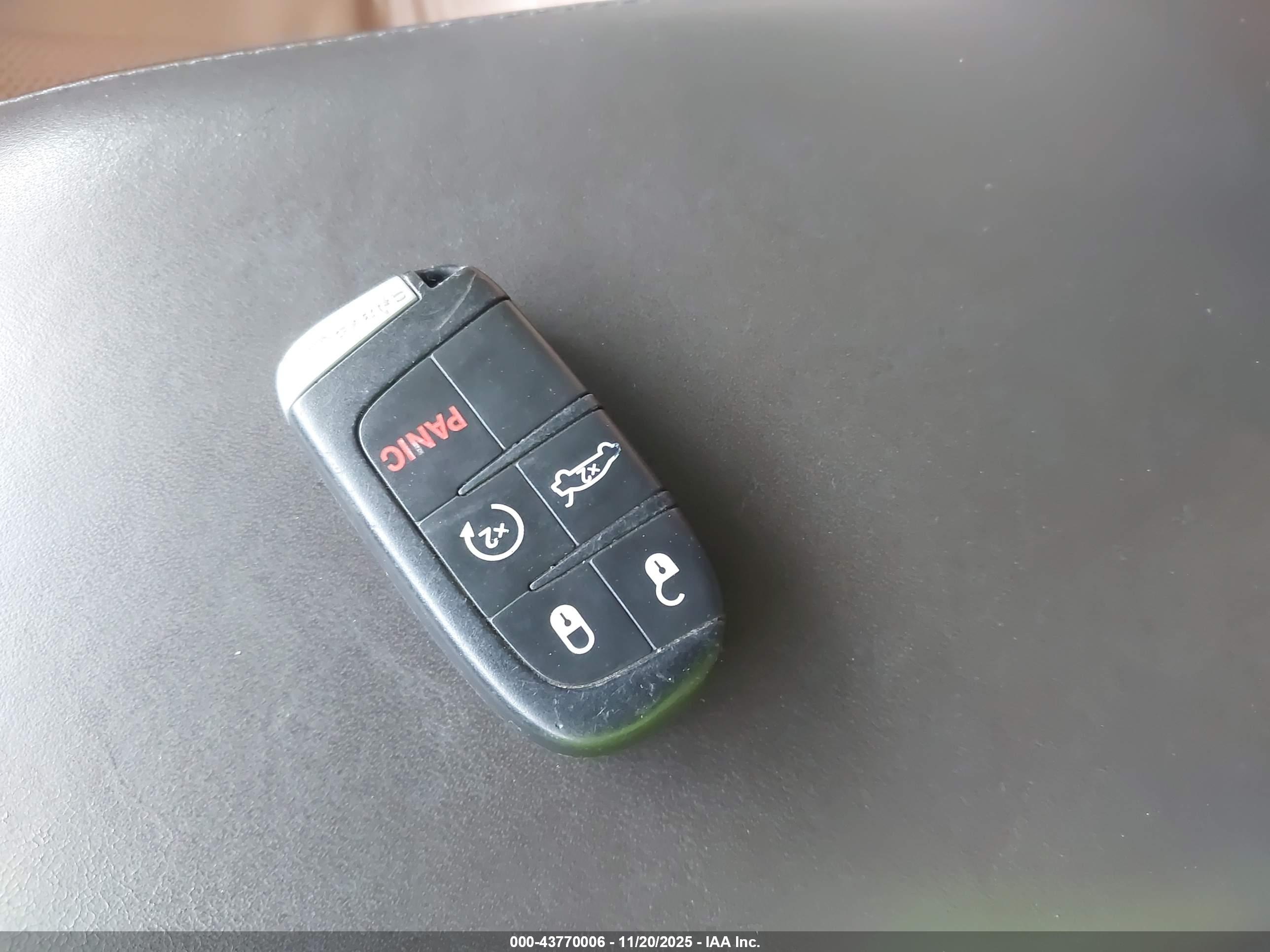 CHRYSLER 300C image 11