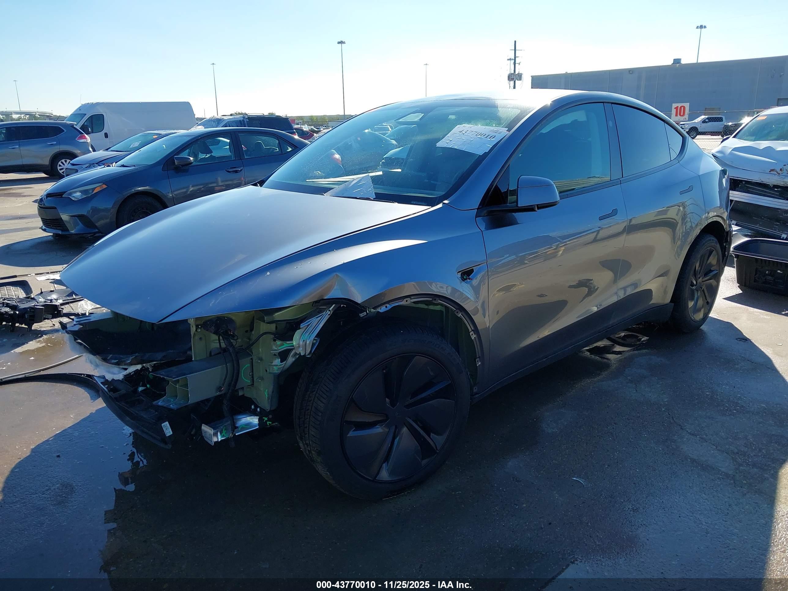TESLA MODEL image 2