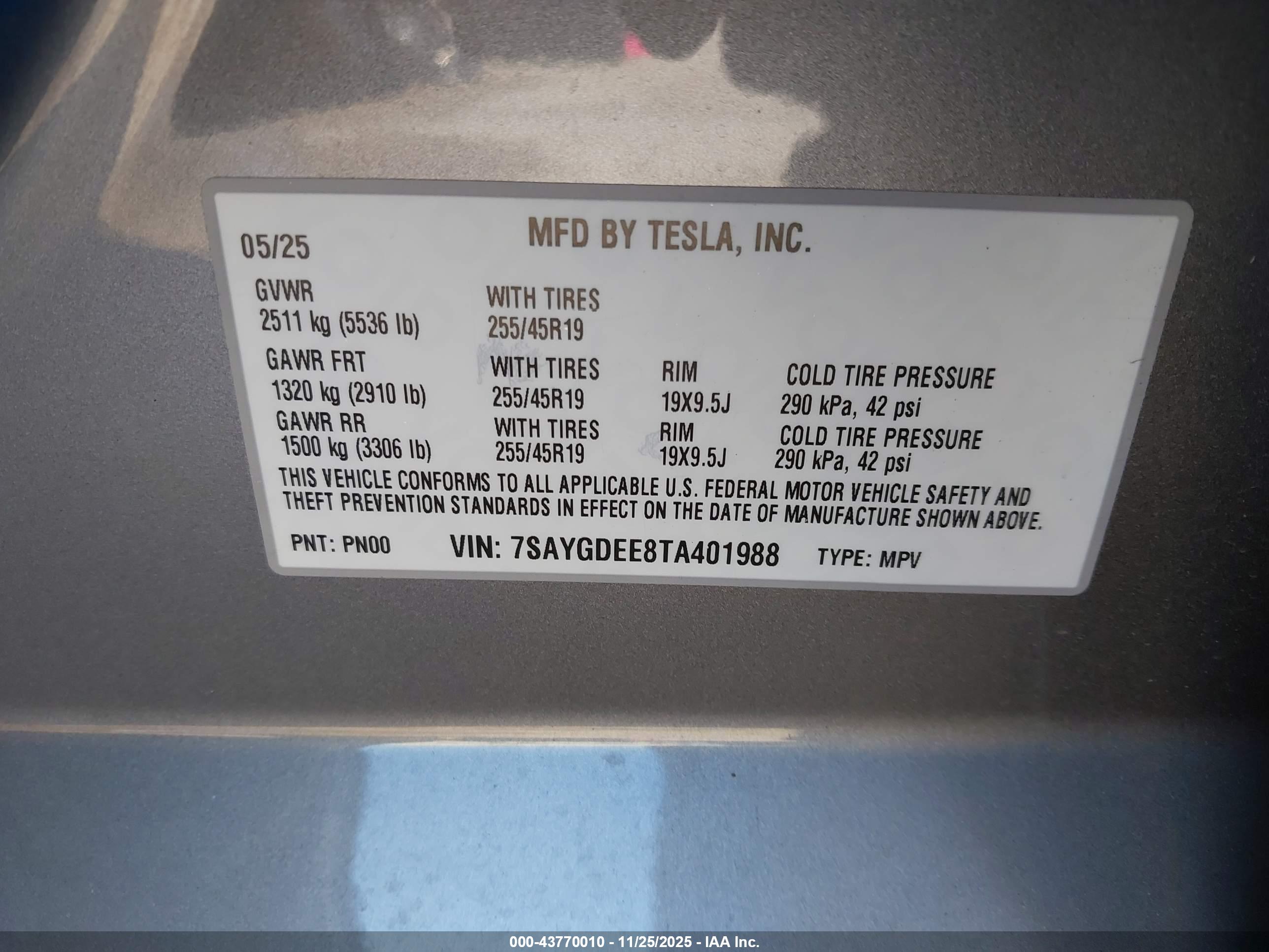 TESLA MODEL image 9