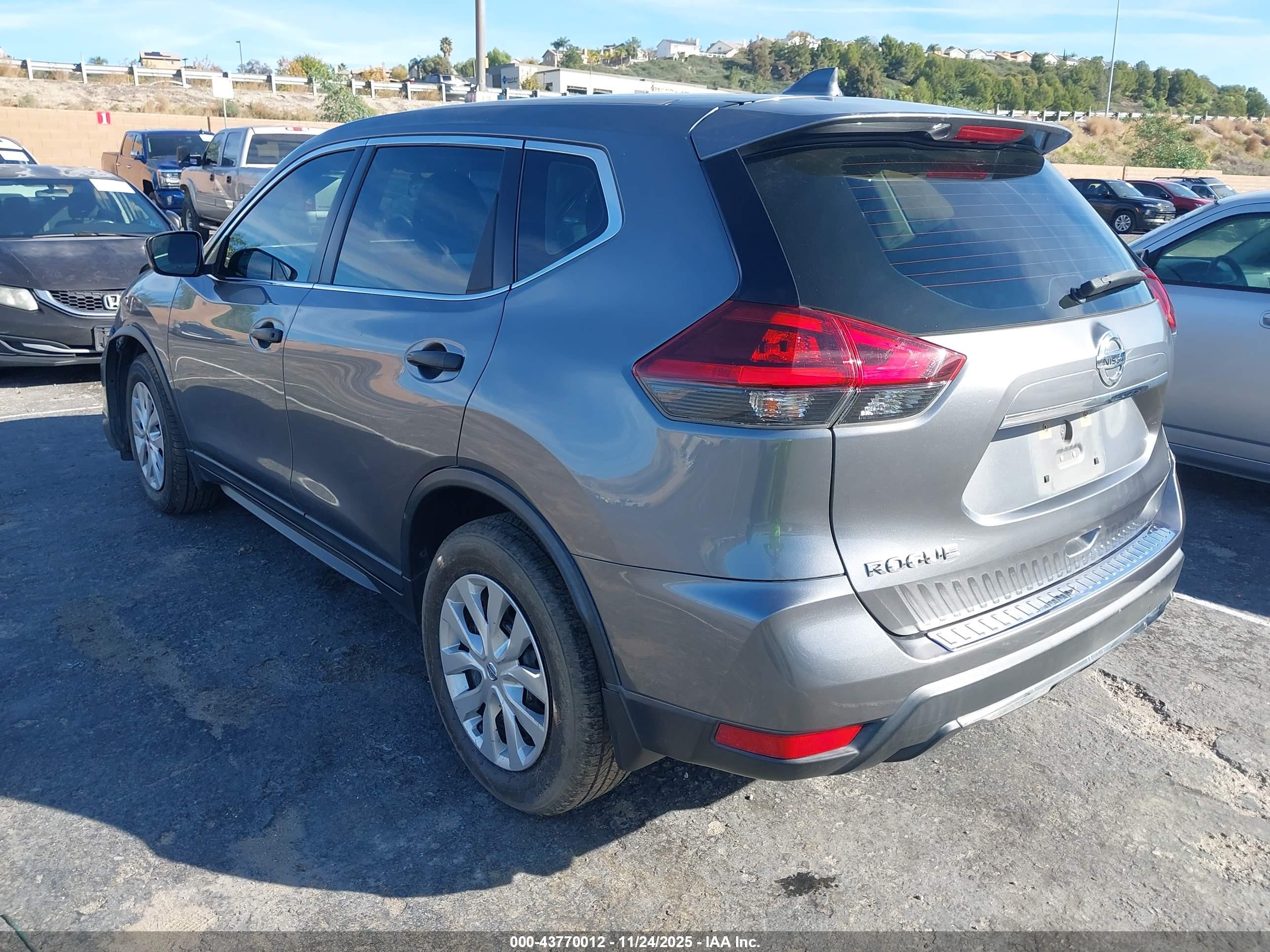 NISSAN ROGUE image 3