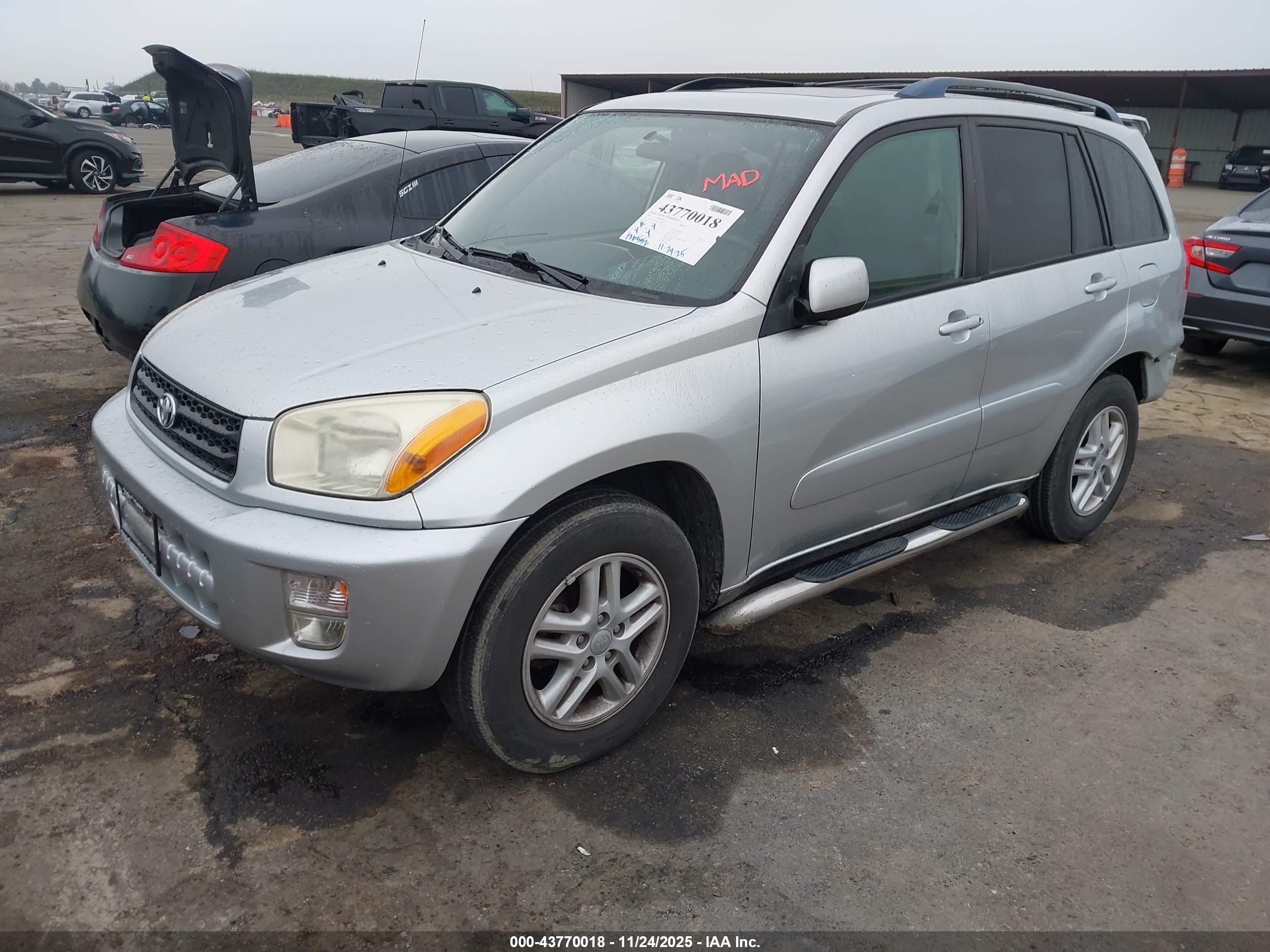 TOYOTA RAV4 image 2