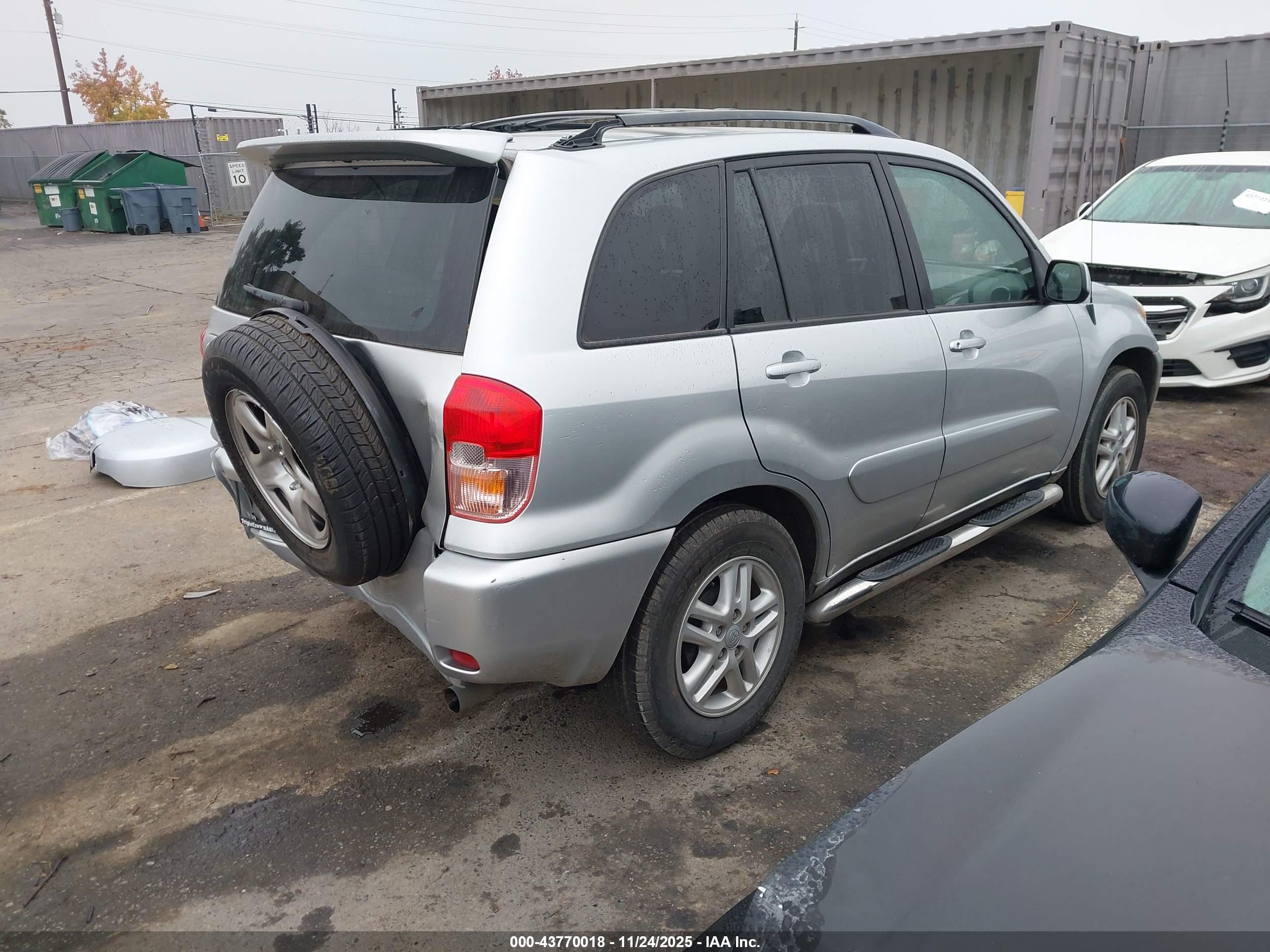 TOYOTA RAV4 image 4