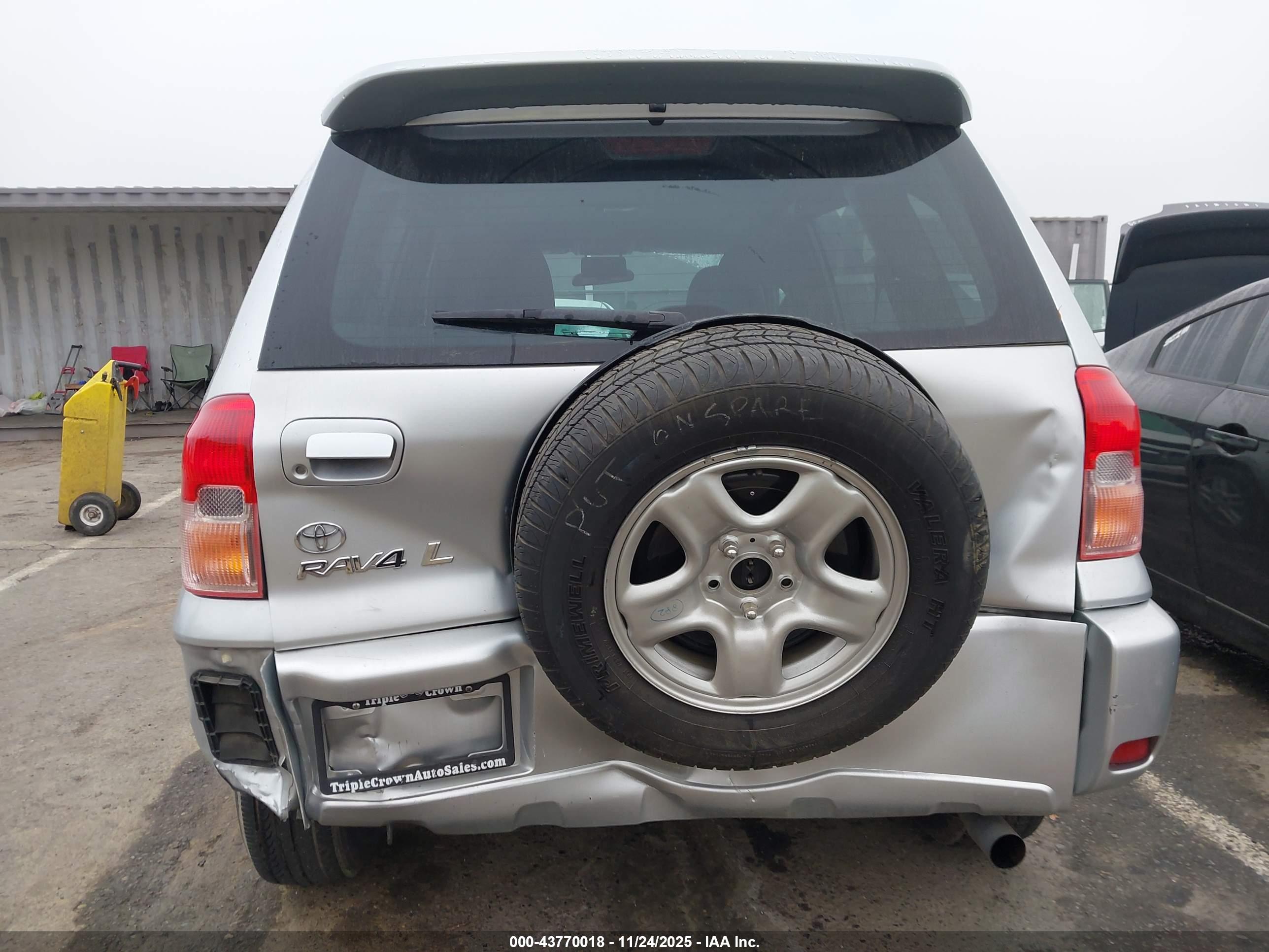 TOYOTA RAV4 image 6