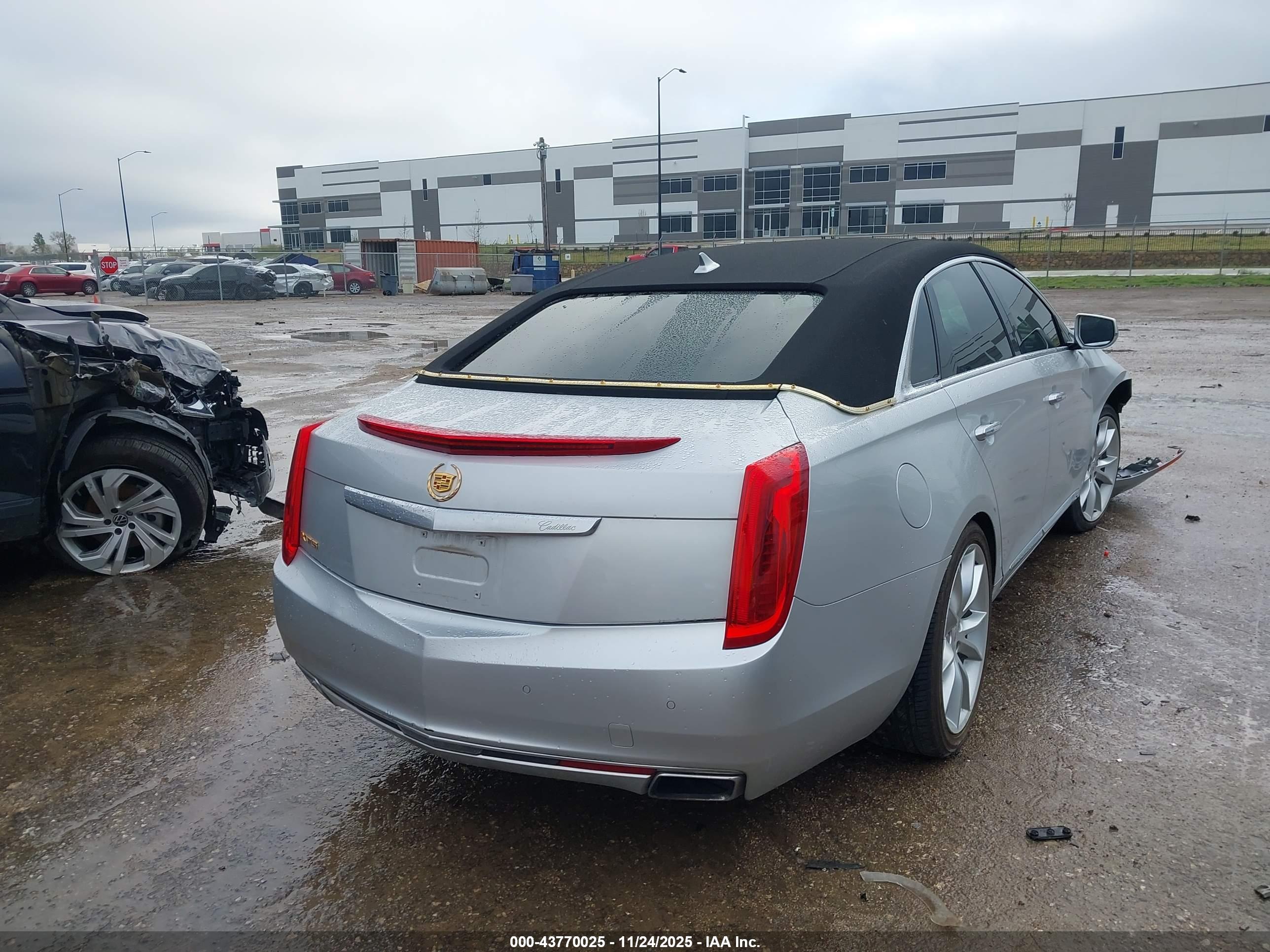 CADILLAC XTS image 4