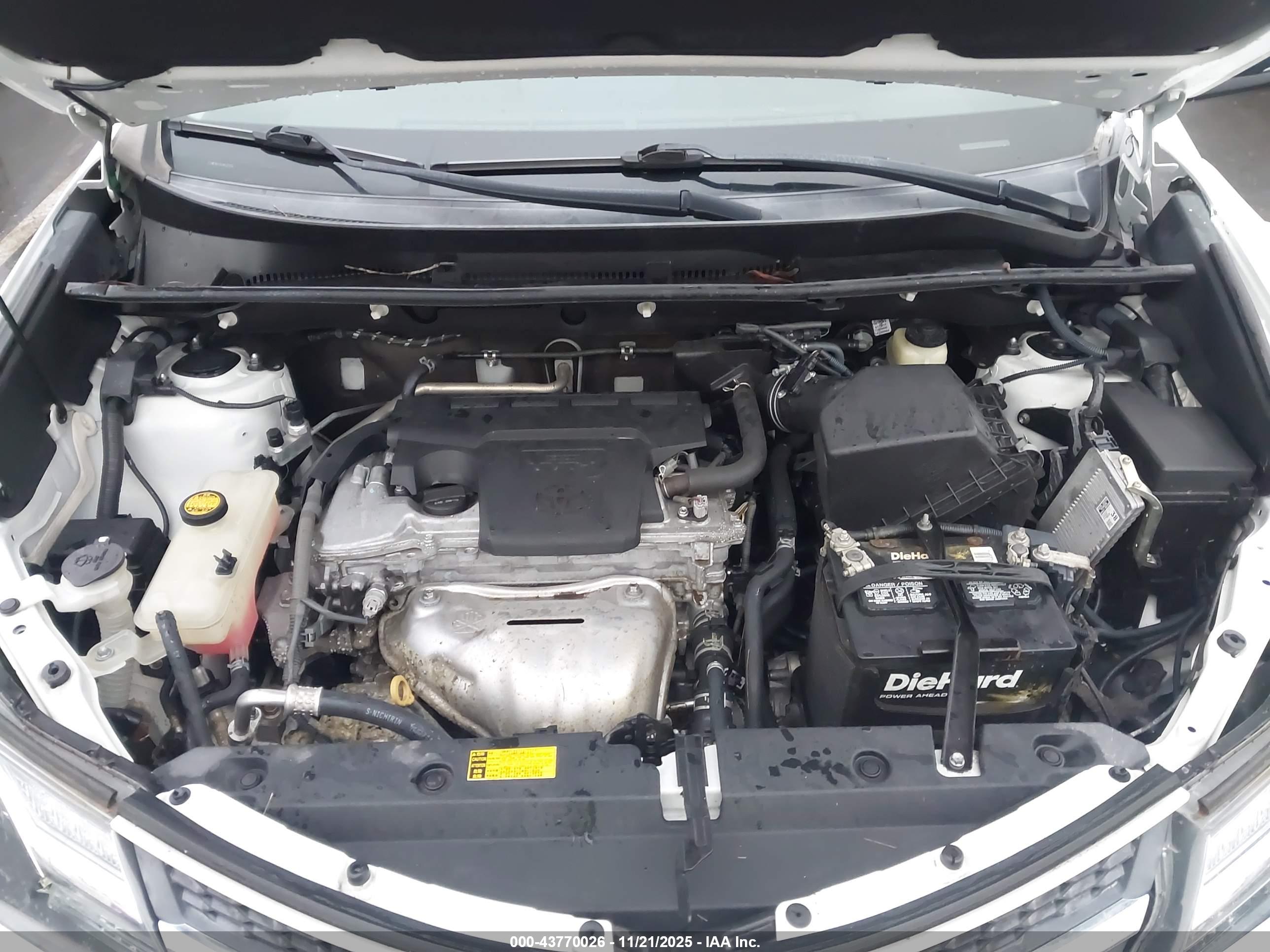 TOYOTA RAV4 image 10