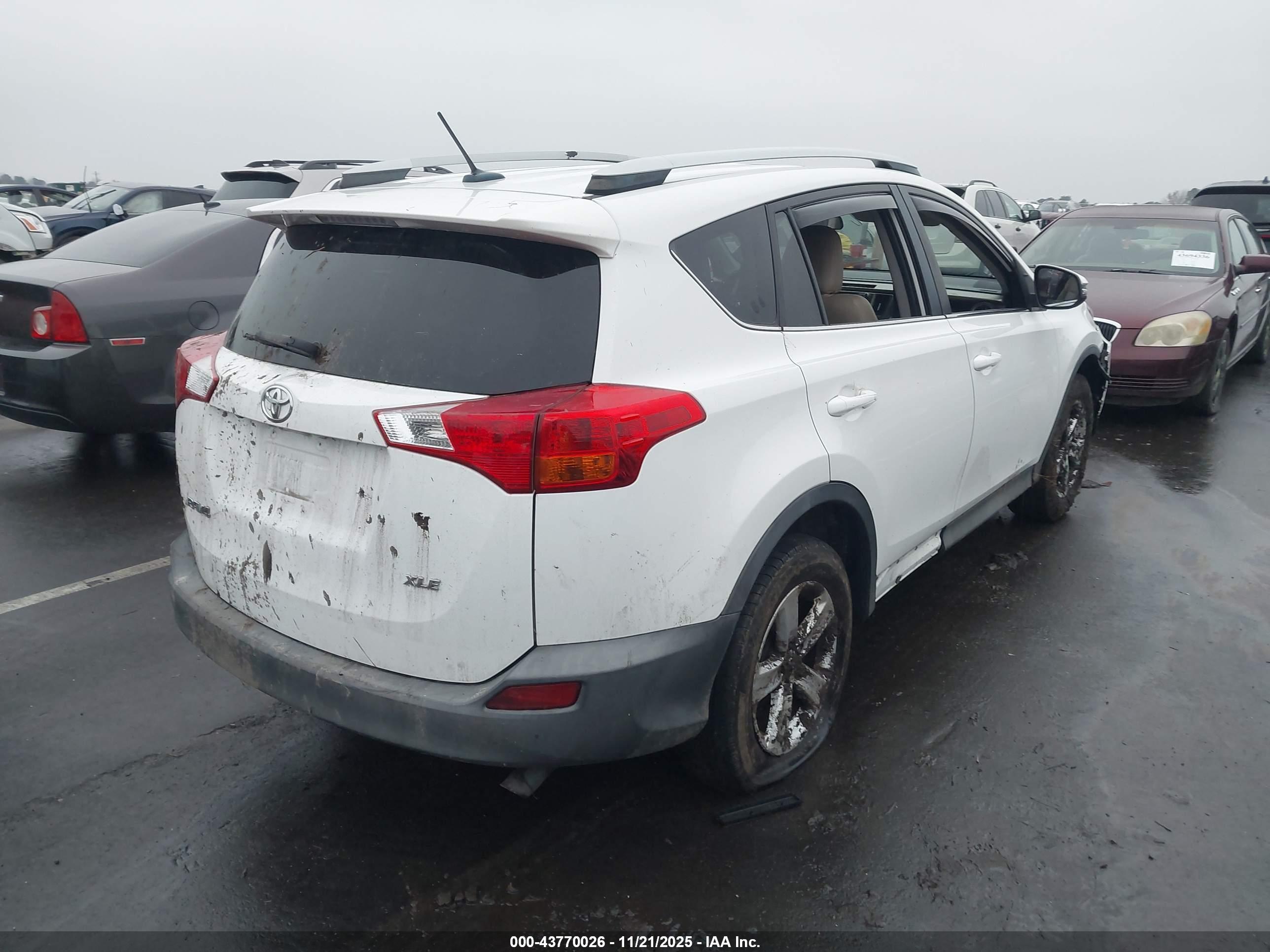 TOYOTA RAV4 image 4