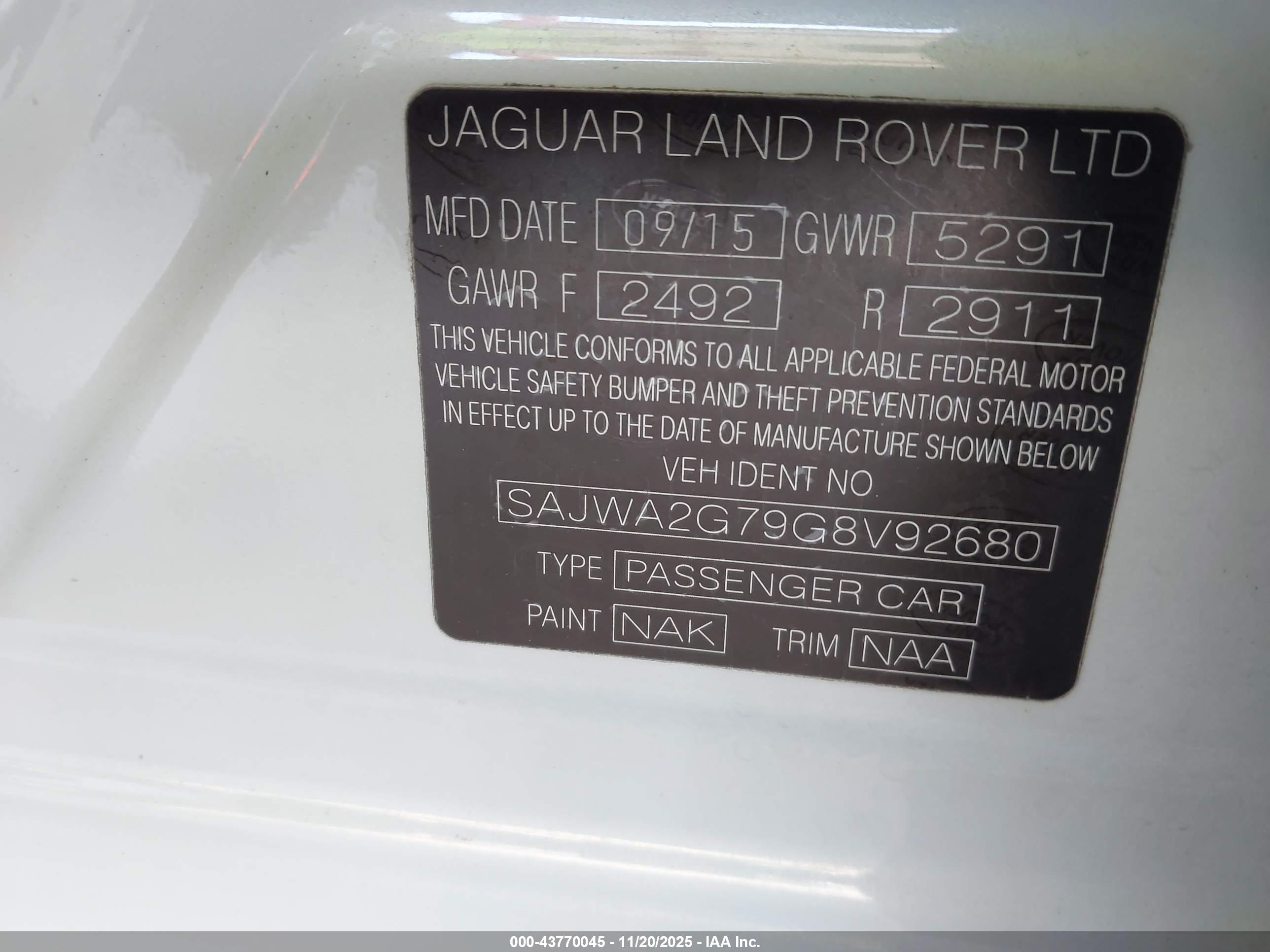 JAGUAR XJ image 9