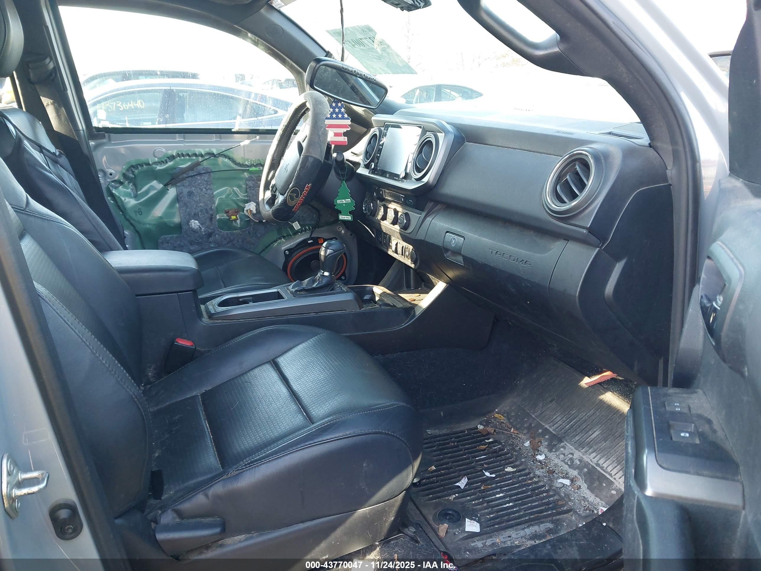 TOYOTA TACOMA image 5