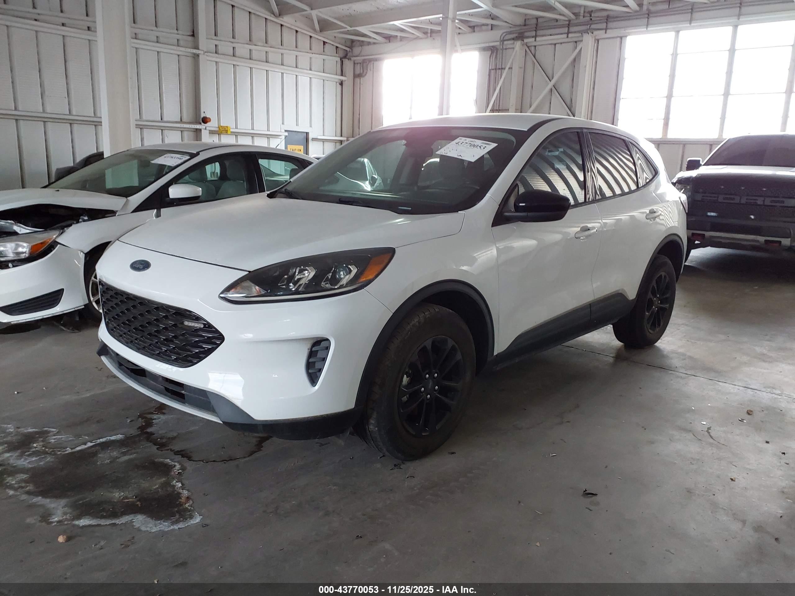 FORD ESCAPE image 2