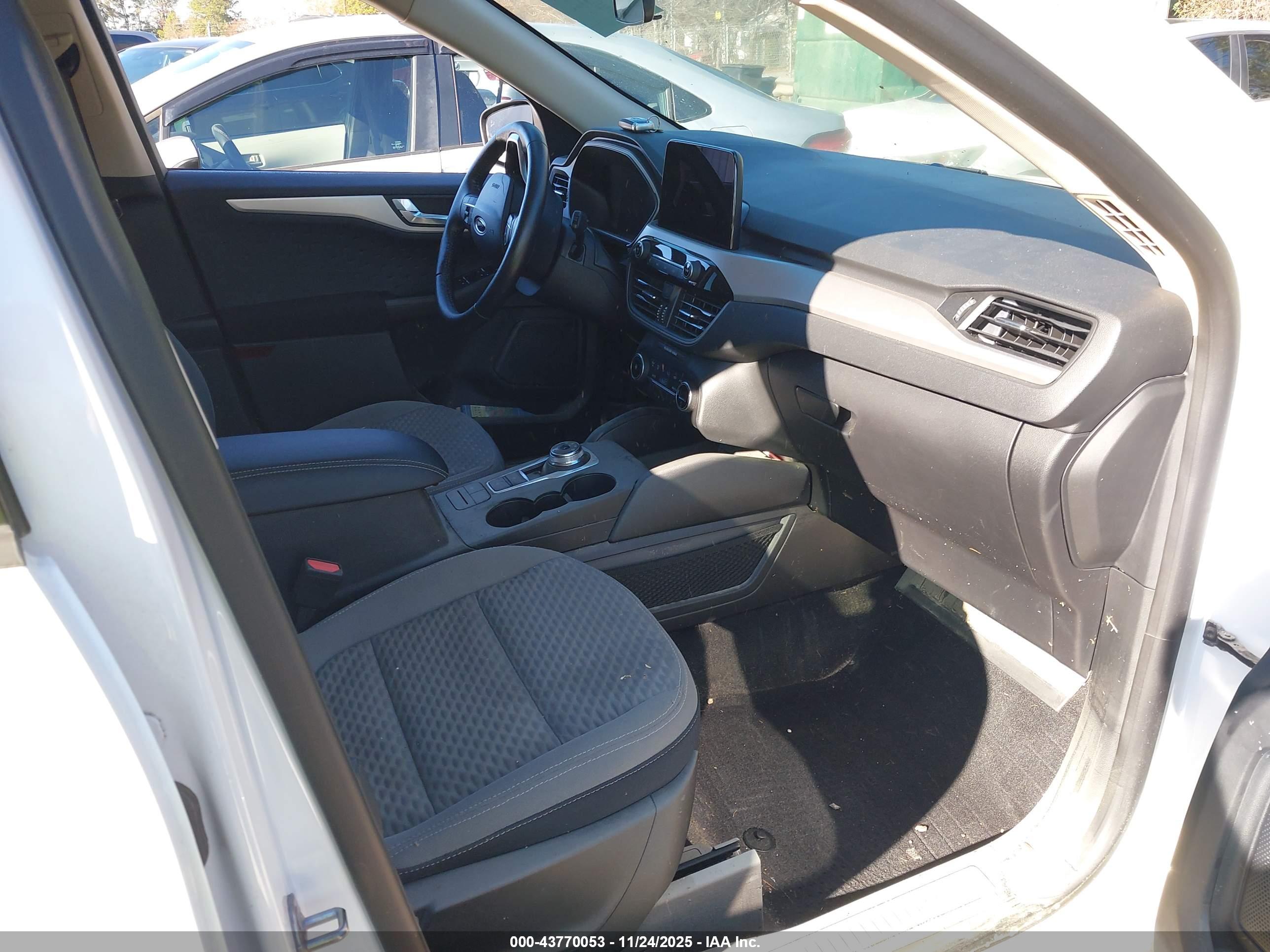 FORD ESCAPE image 5