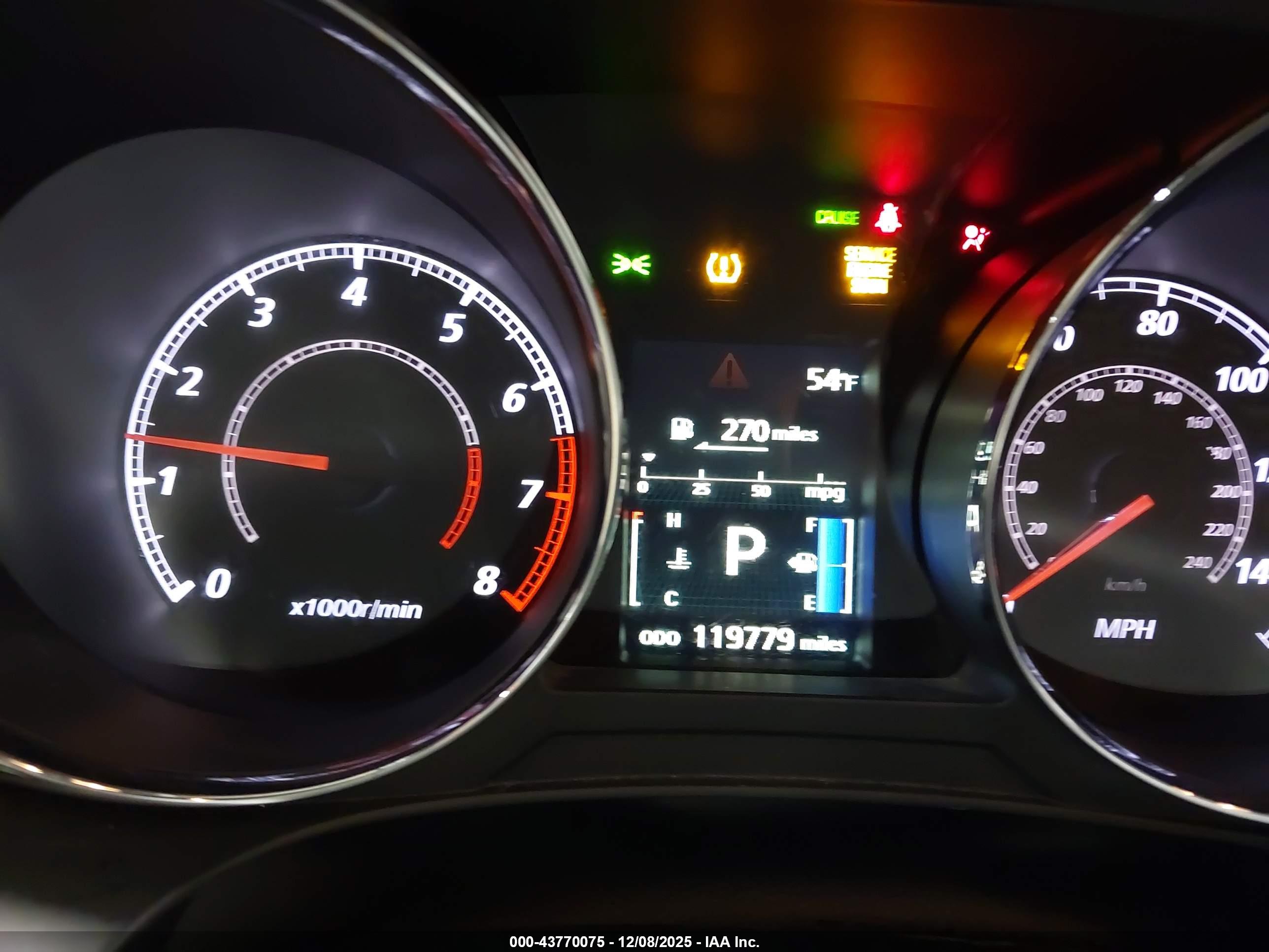 MITSUBISHI OUTLANDER image 7