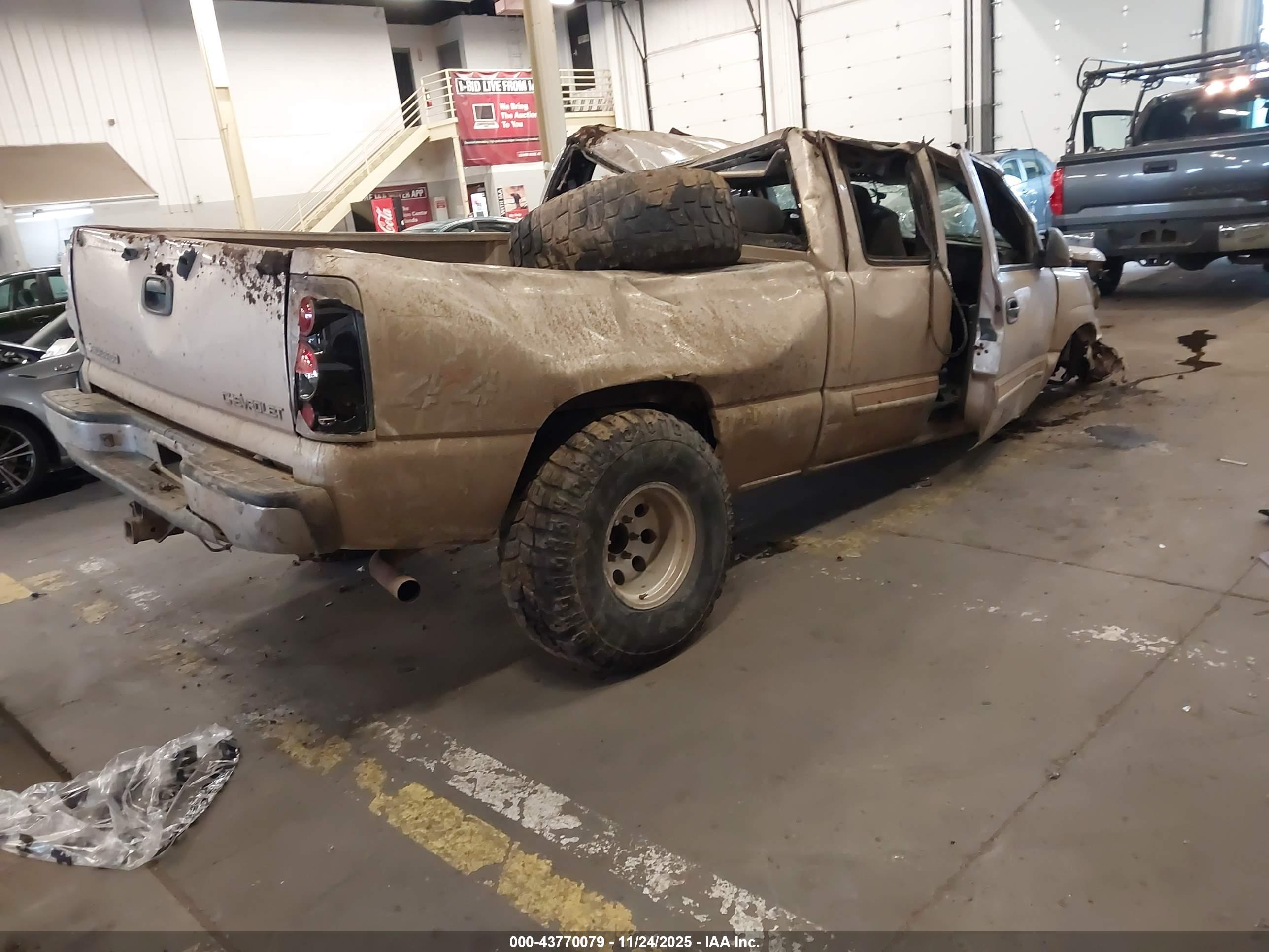 CHEVROLET SILVERADO image 4