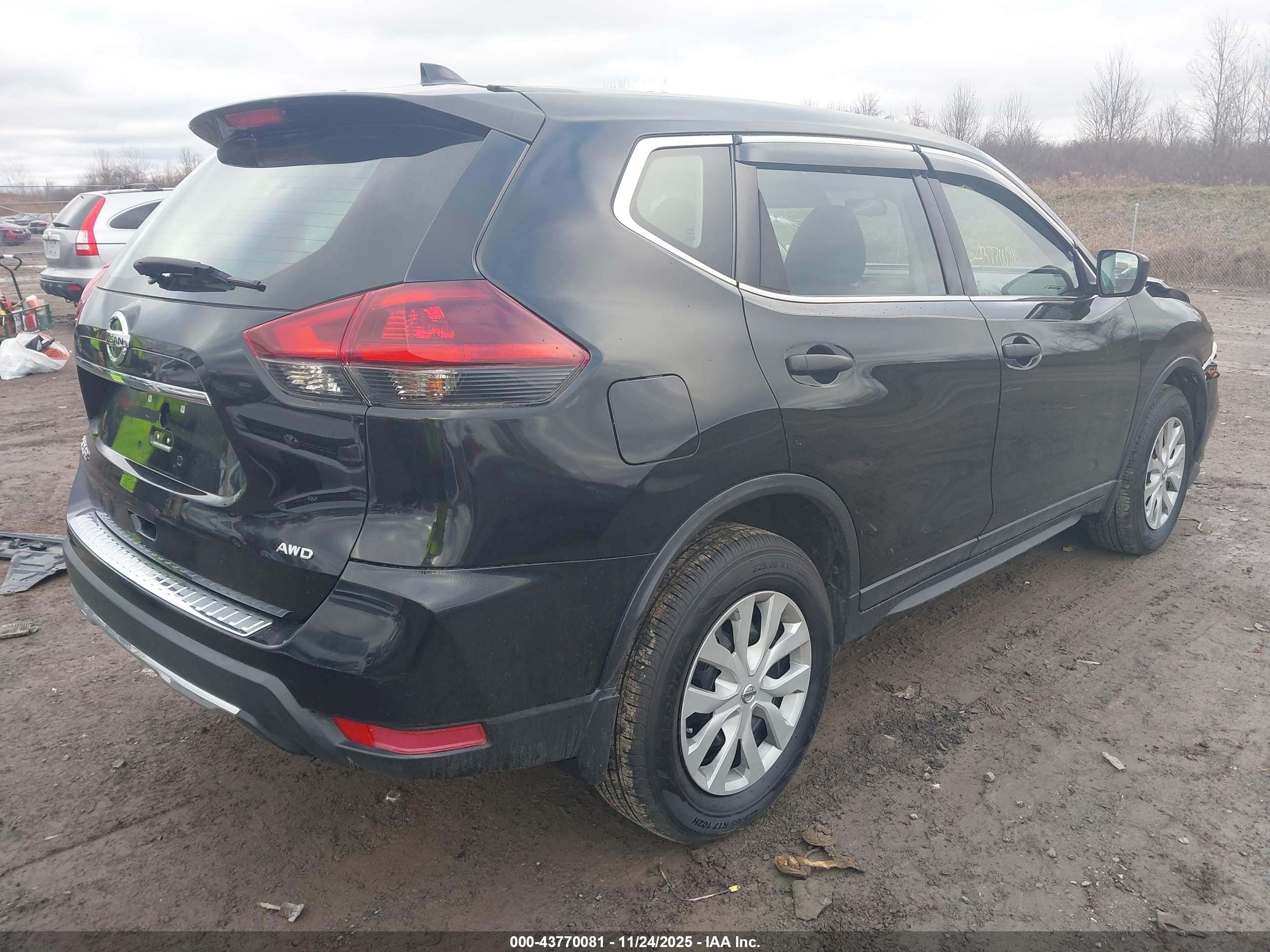 NISSAN ROGUE image 4