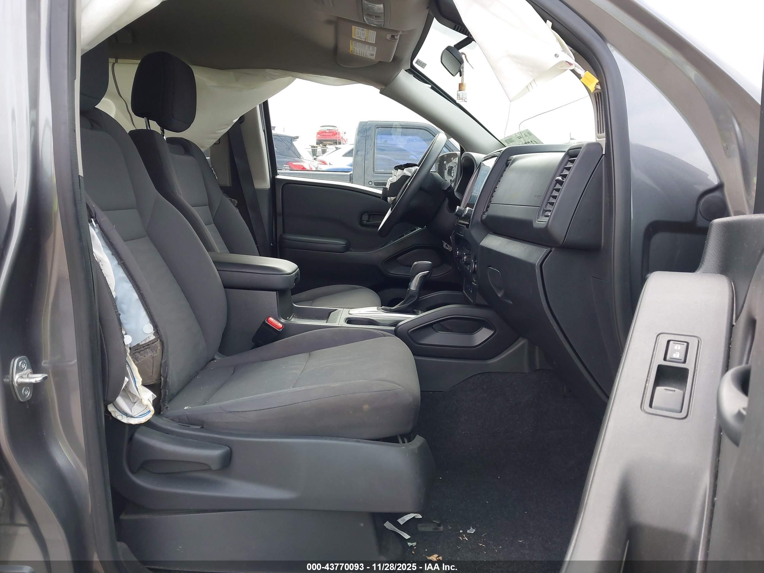 NISSAN FRONTIER image 5