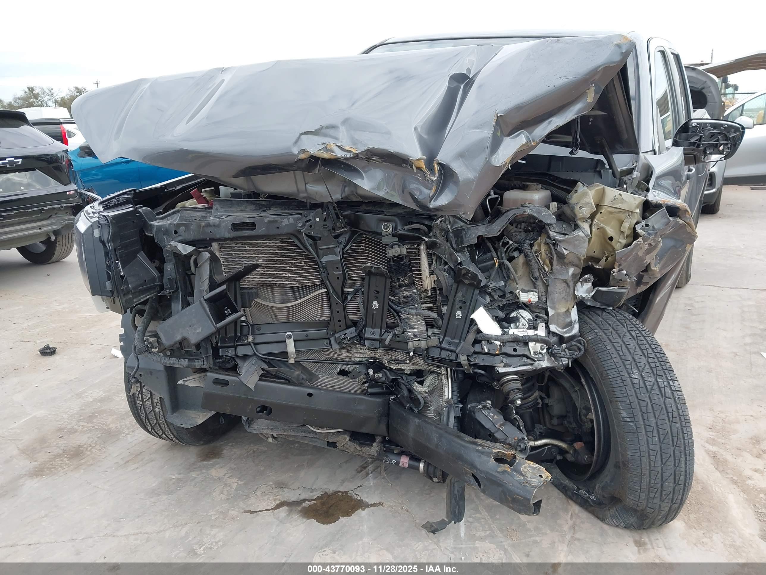 NISSAN FRONTIER image 6