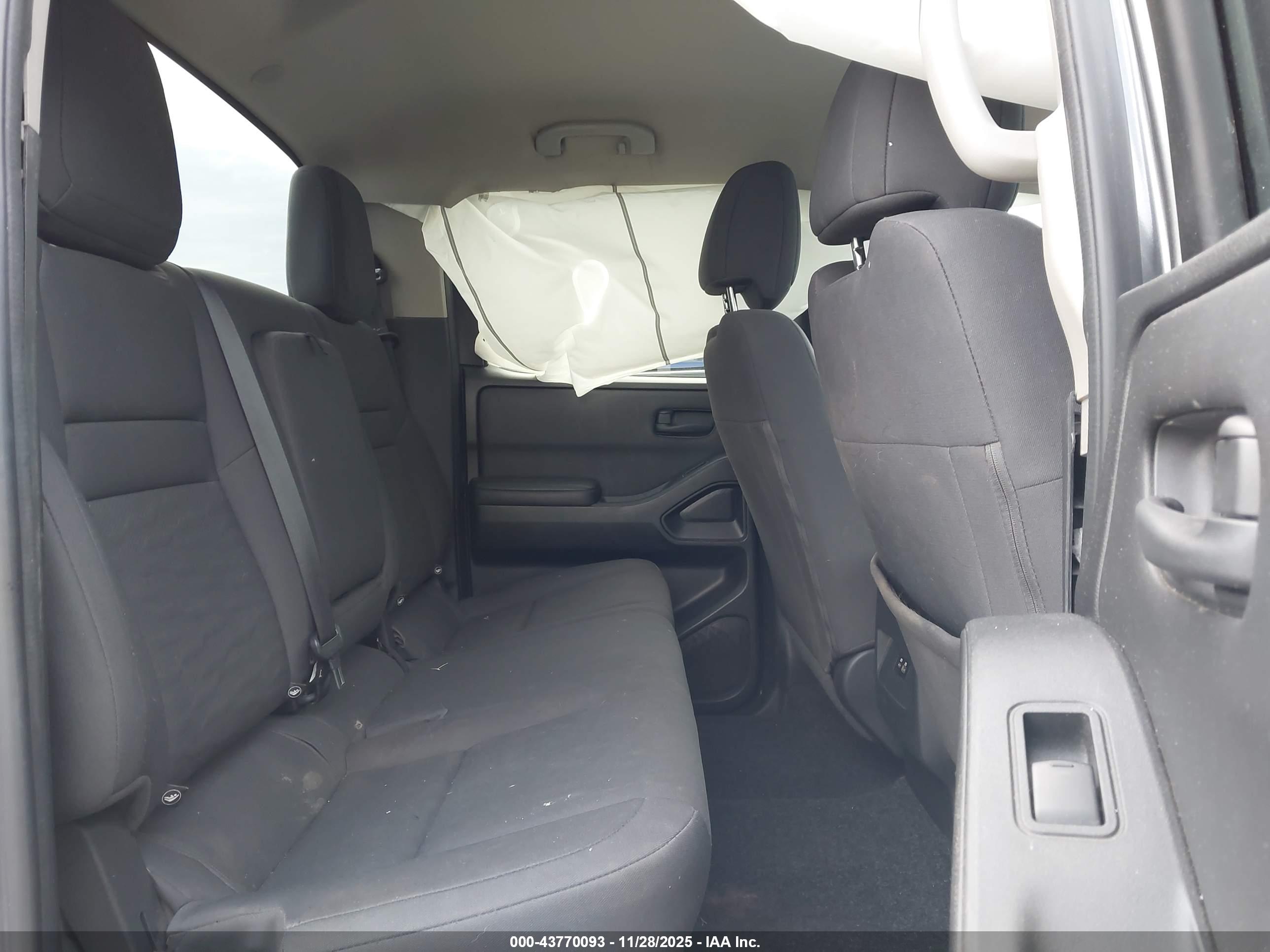 NISSAN FRONTIER image 8