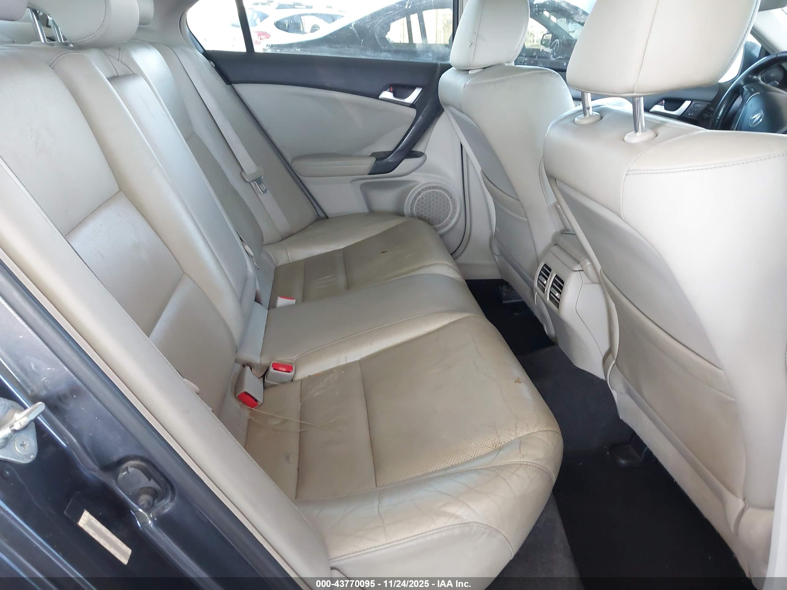 ACURA TSX image 8