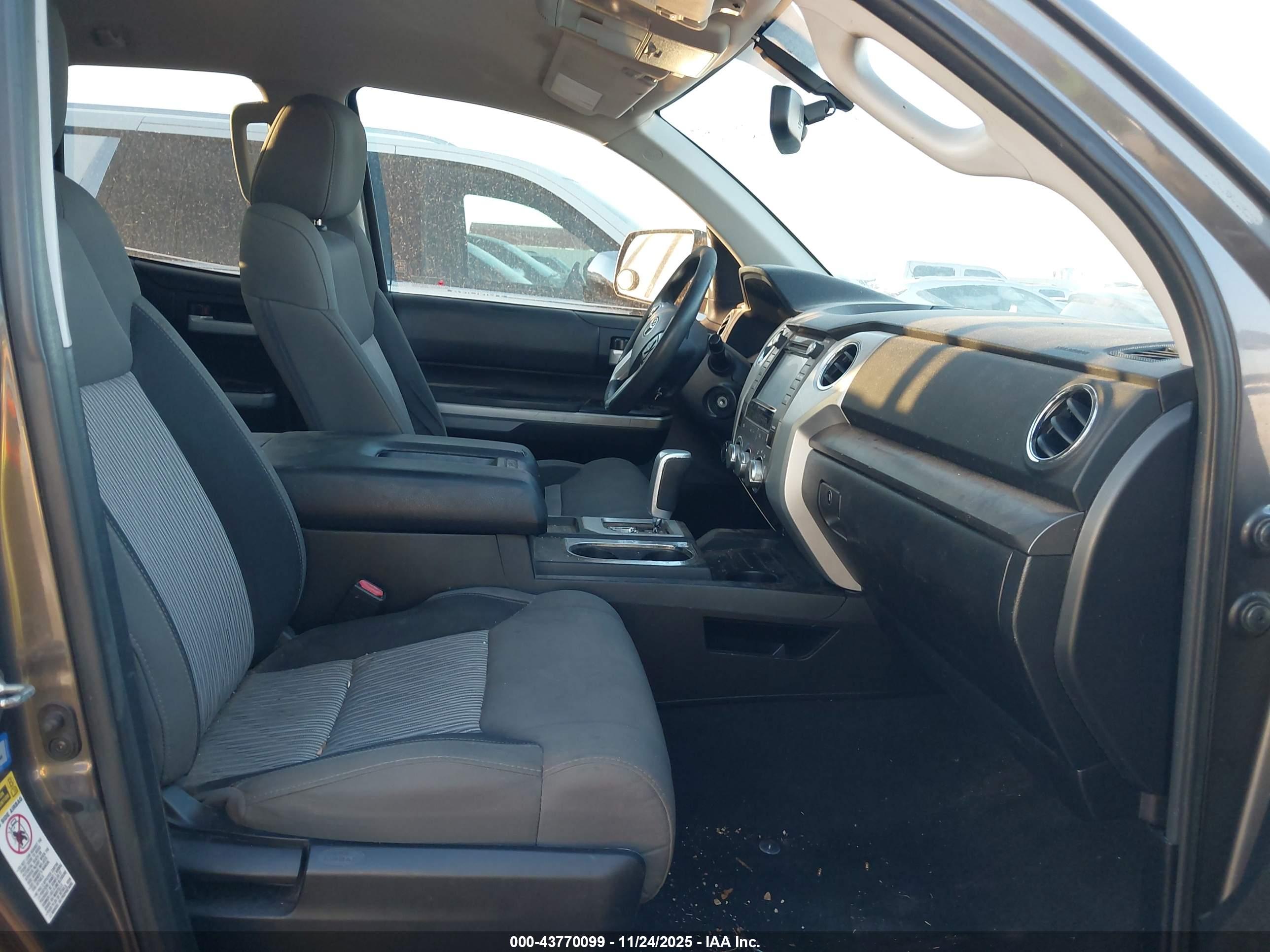 TOYOTA TUNDRA image 5
