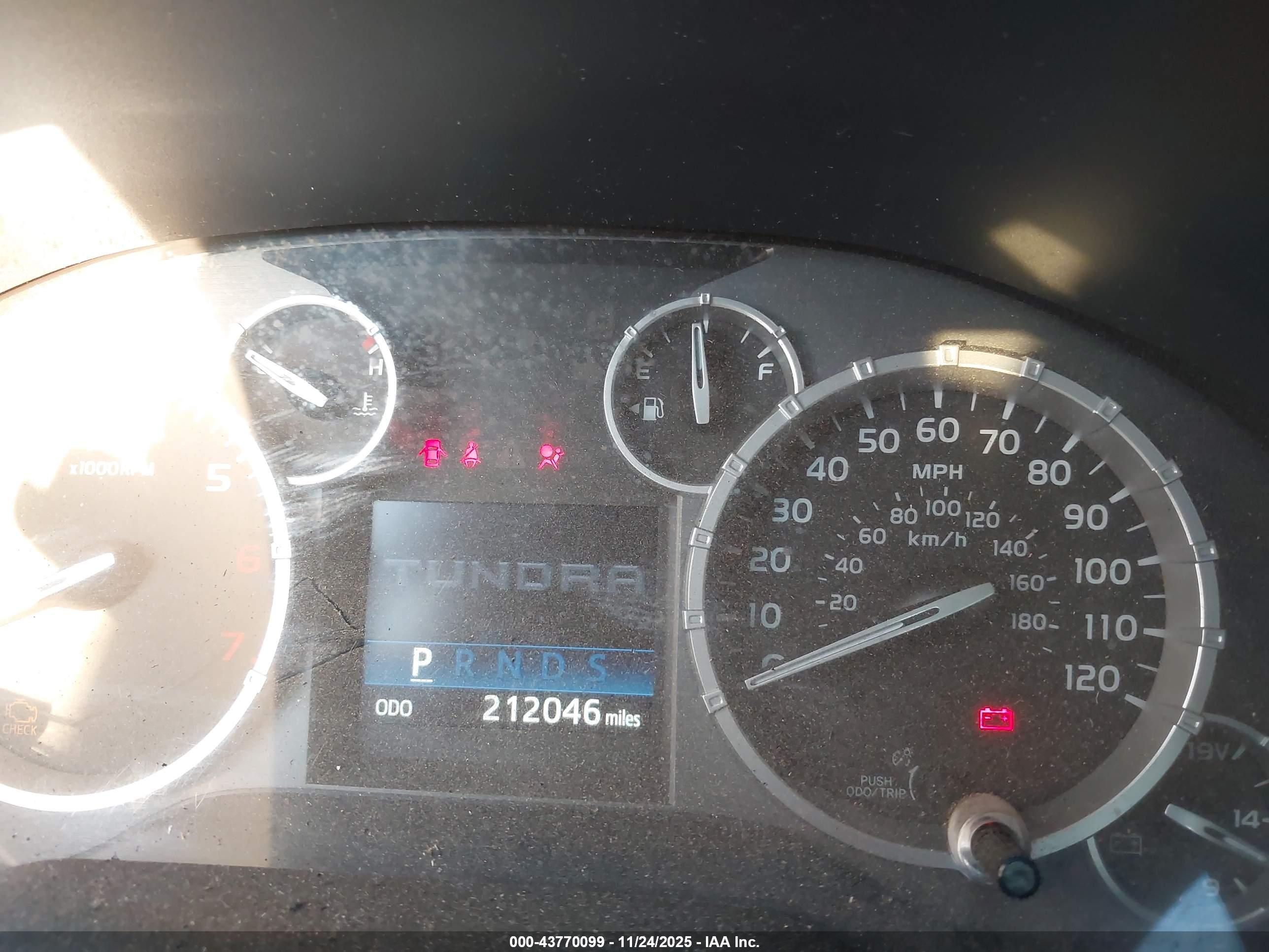 TOYOTA TUNDRA image 7