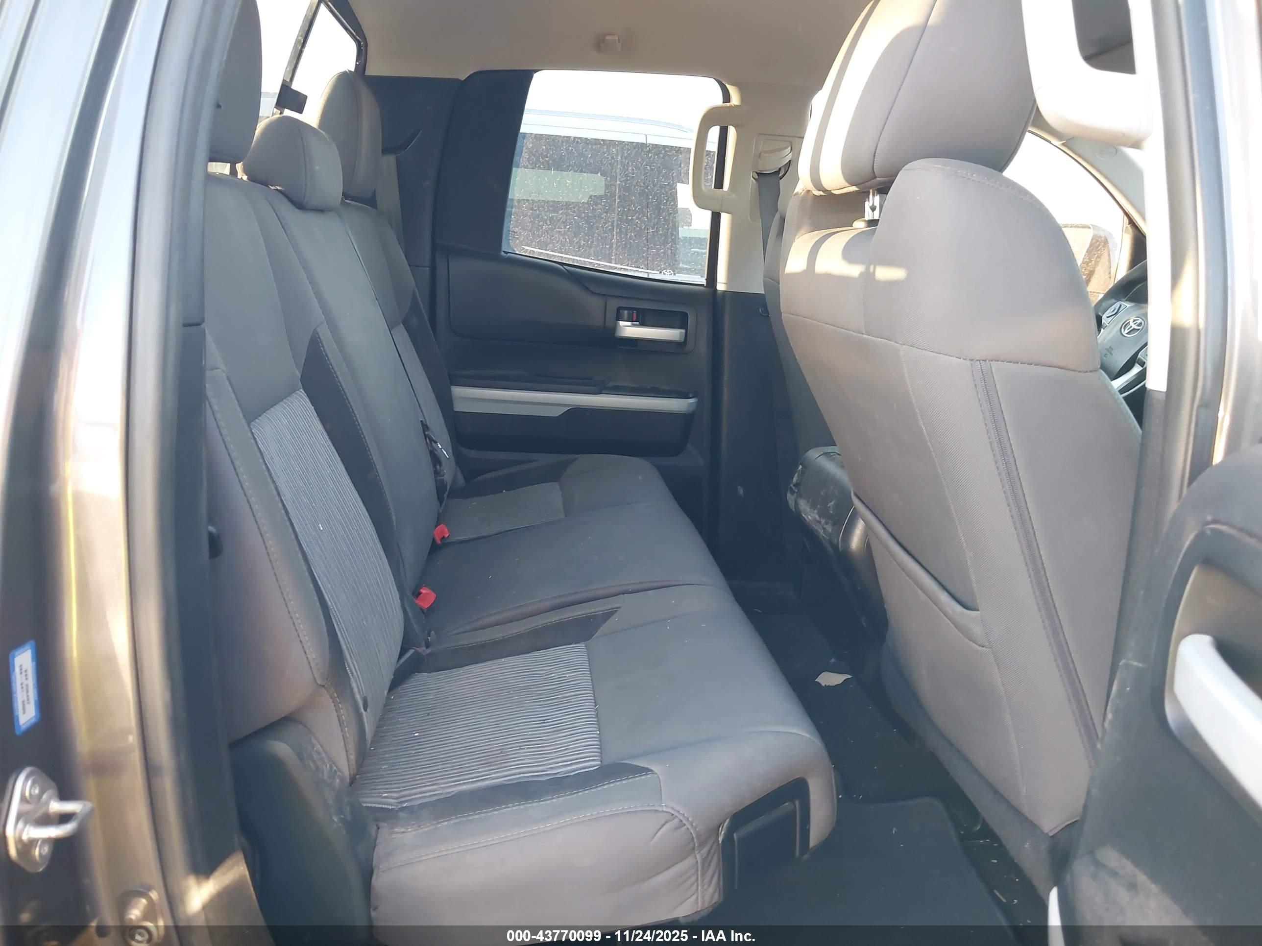 TOYOTA TUNDRA image 8