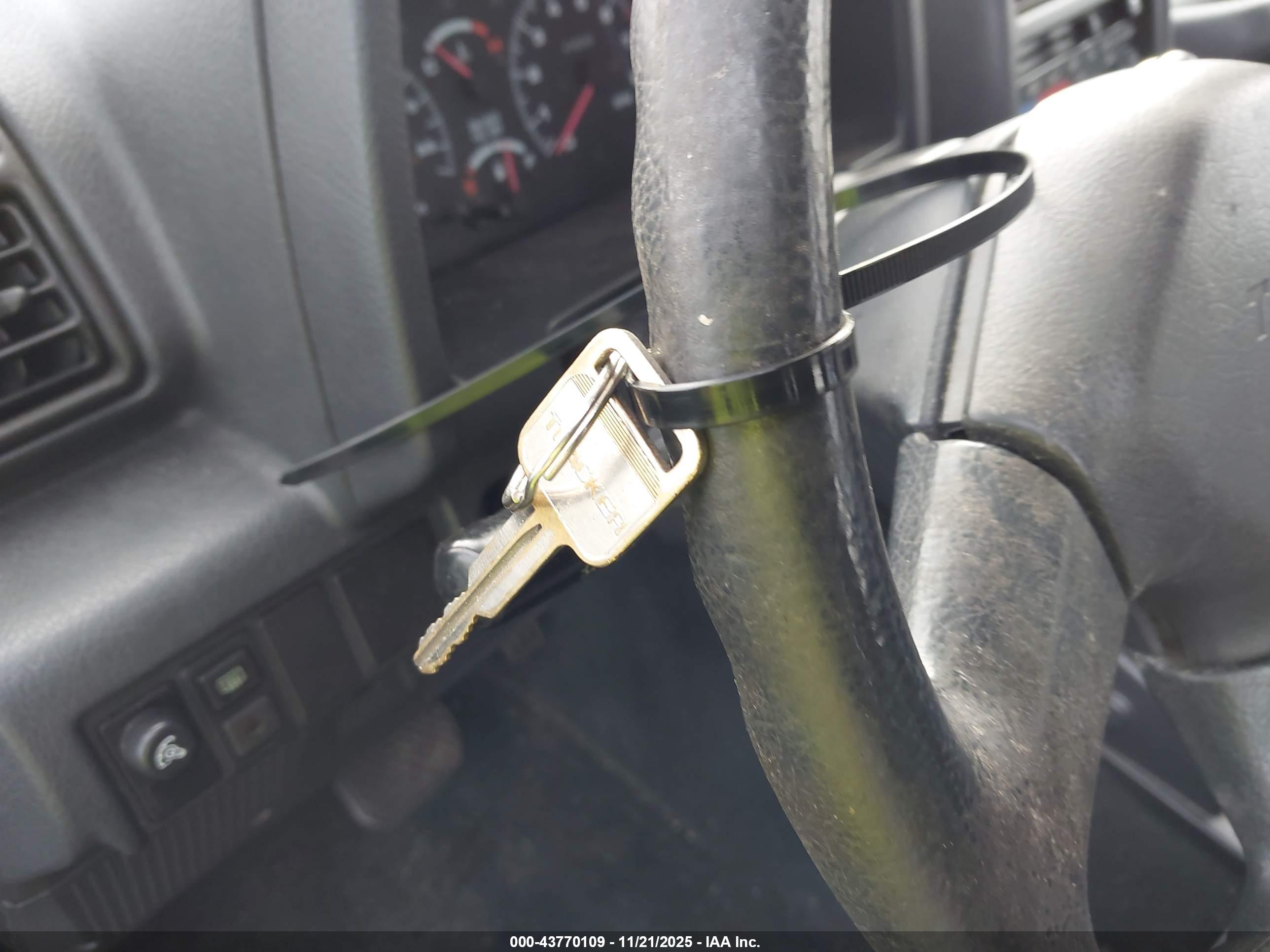 GEO TRACKER image 11