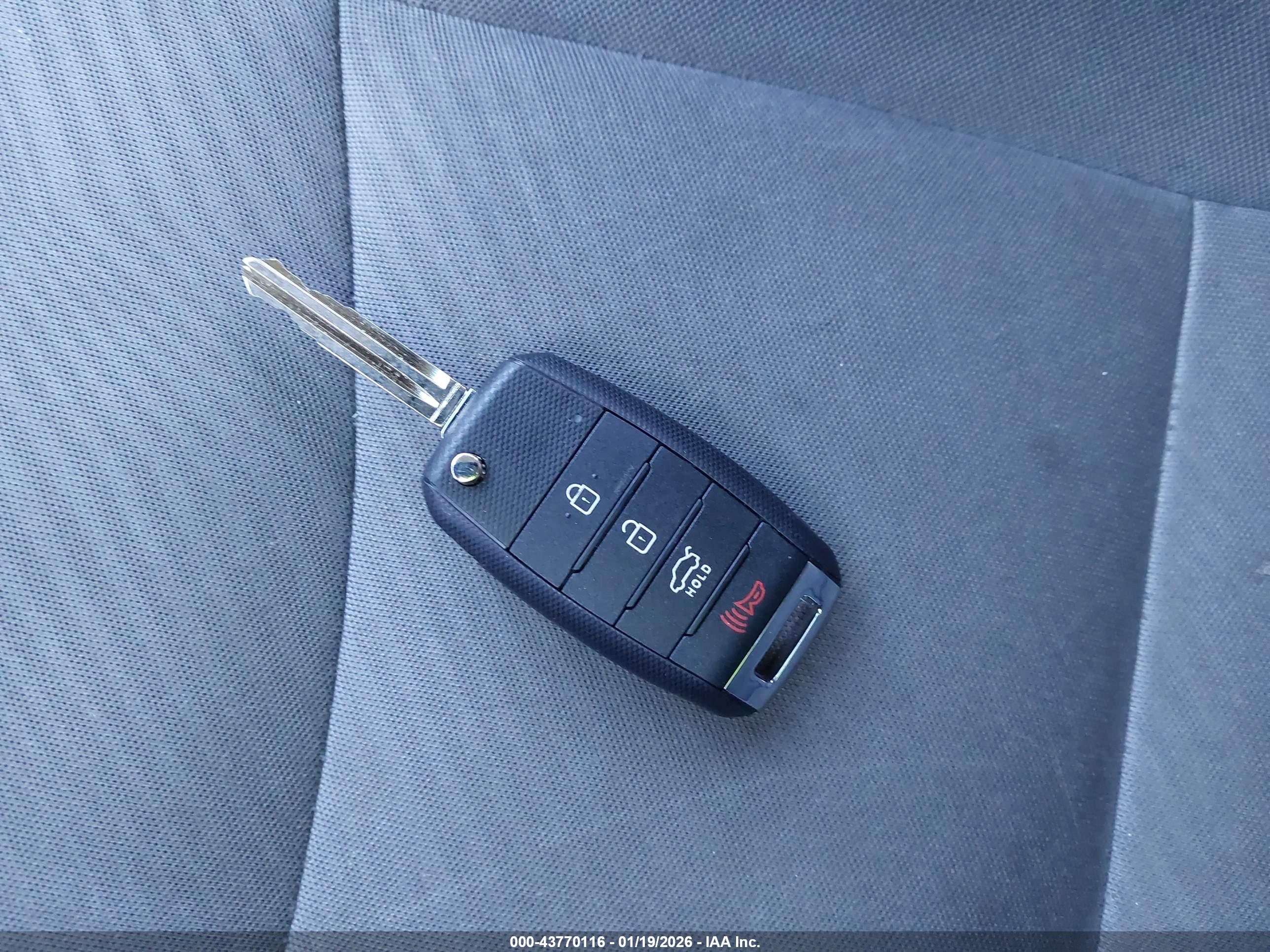HYUNDAI ELANTRA image 11