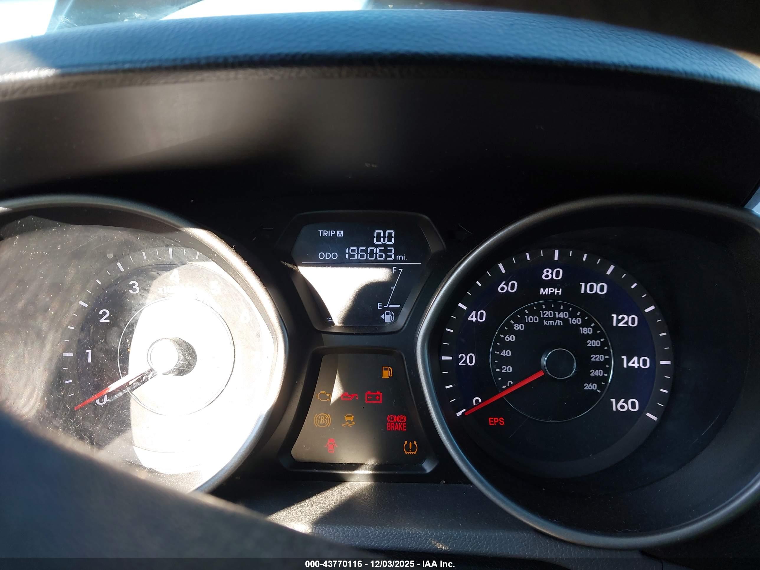 HYUNDAI ELANTRA image 7