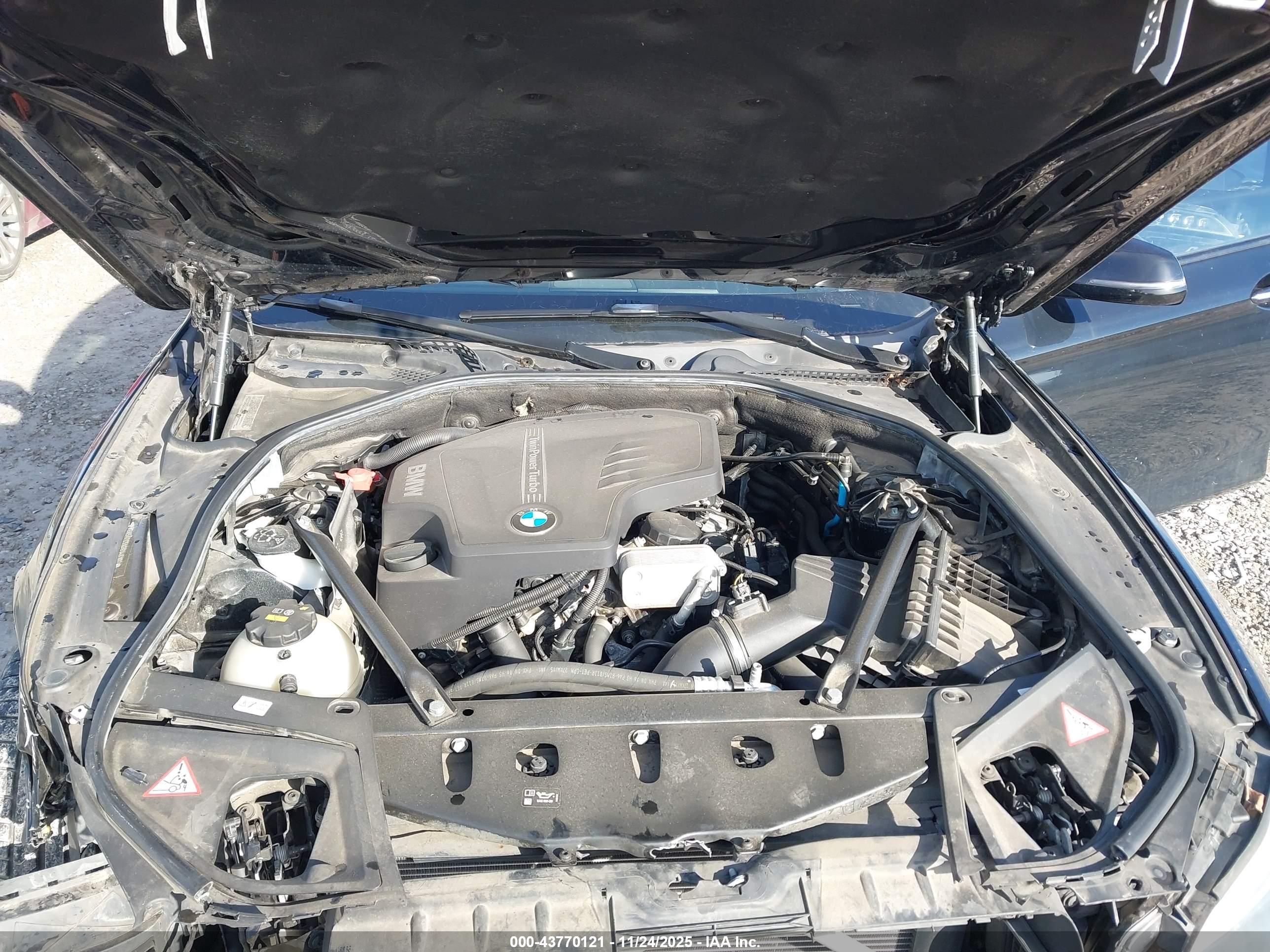 BMW 528I image 10