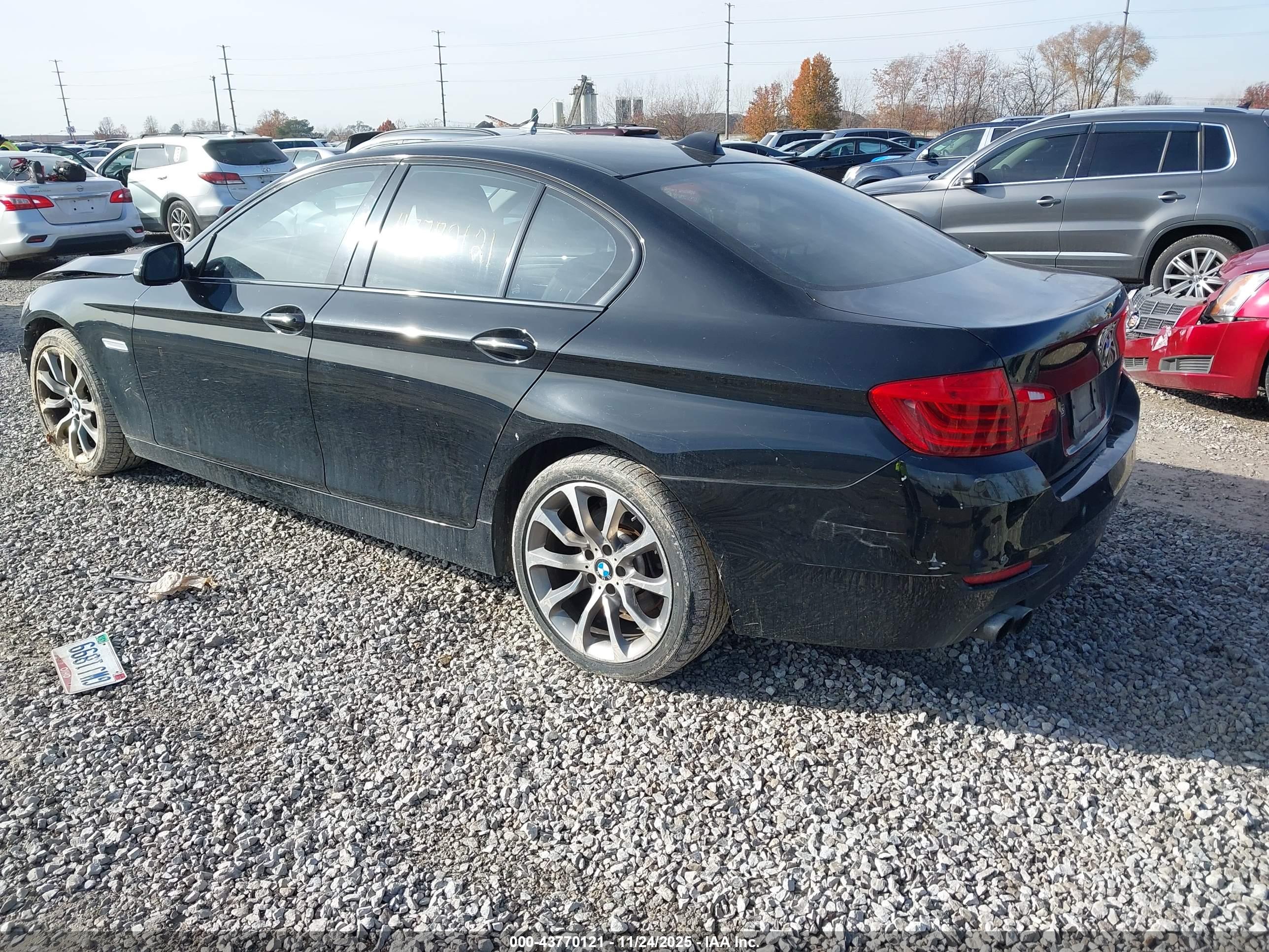 BMW 528I image 3