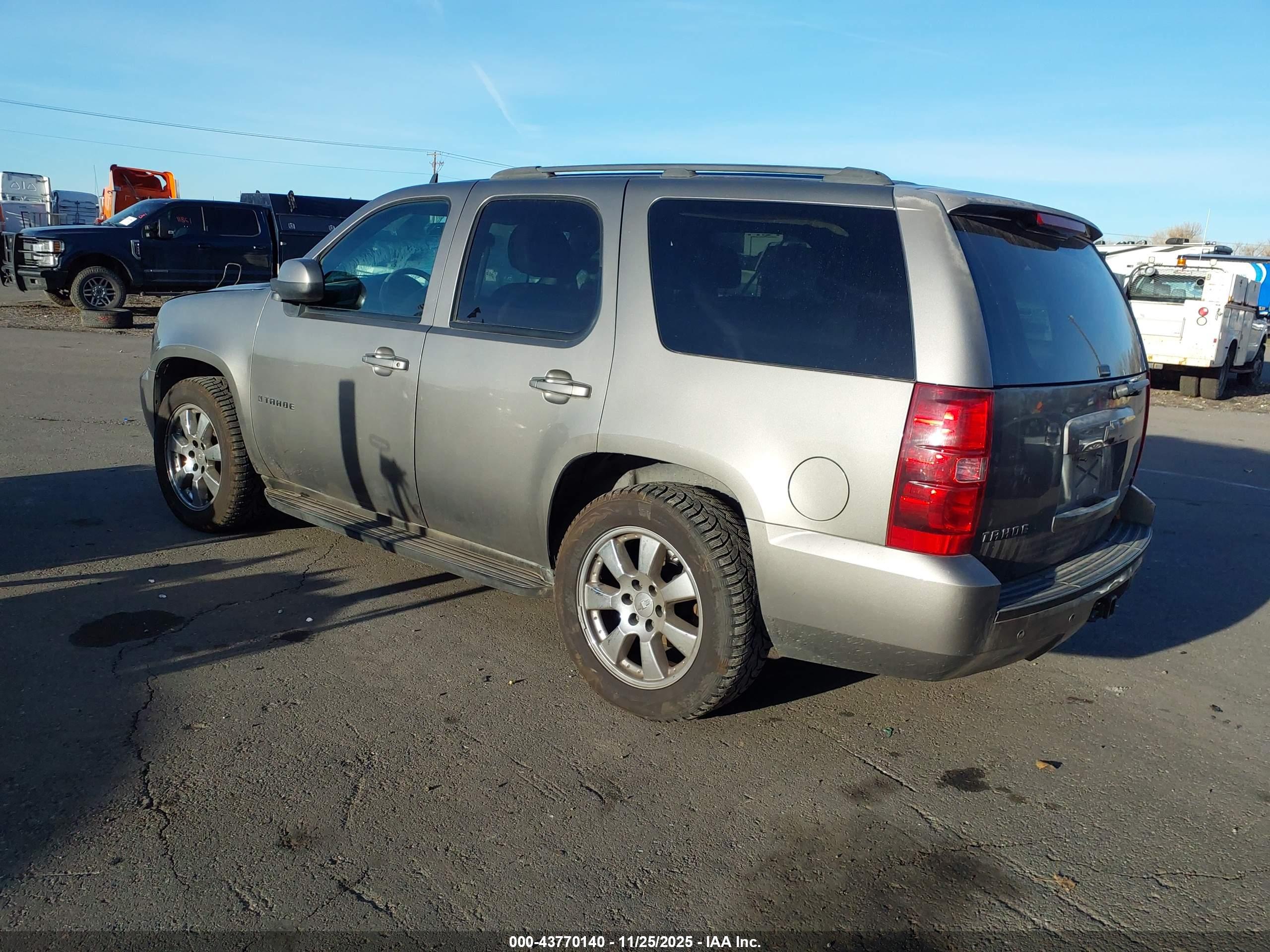 CHEVROLET TAHOE image 3
