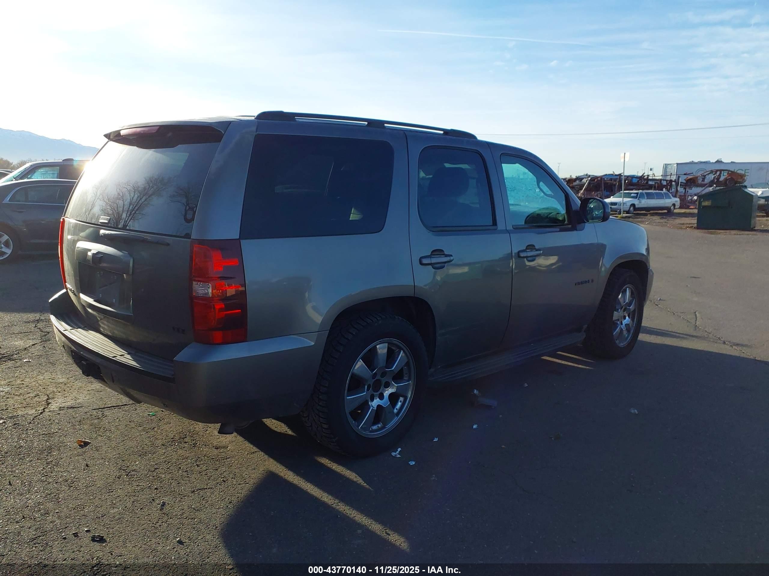 CHEVROLET TAHOE image 4