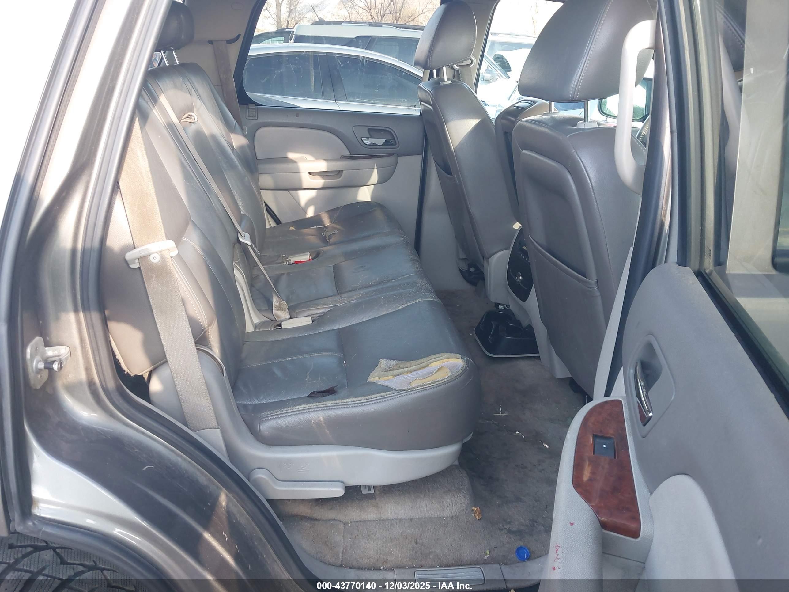 CHEVROLET TAHOE image 8