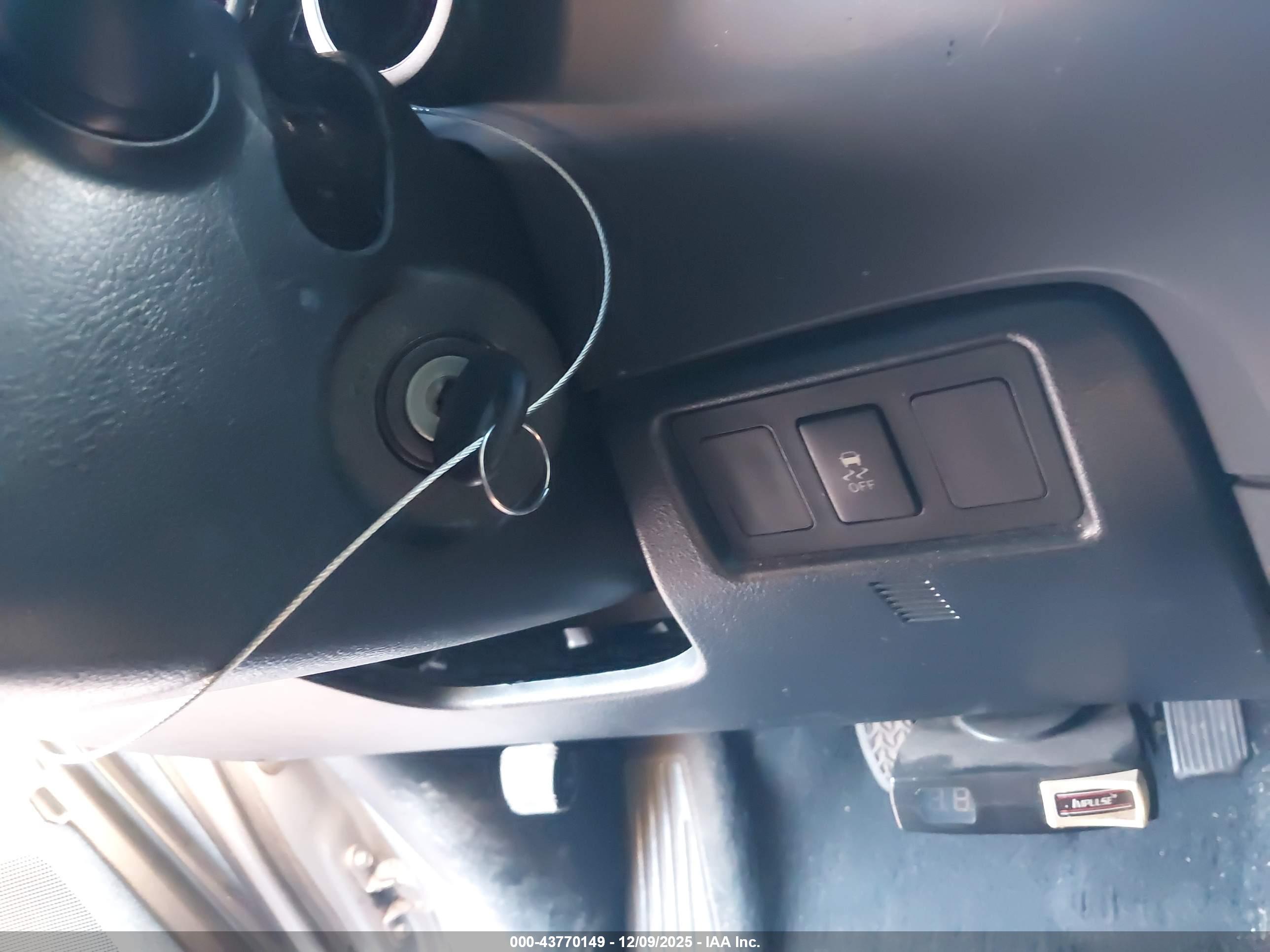 TOYOTA TUNDRA image 11