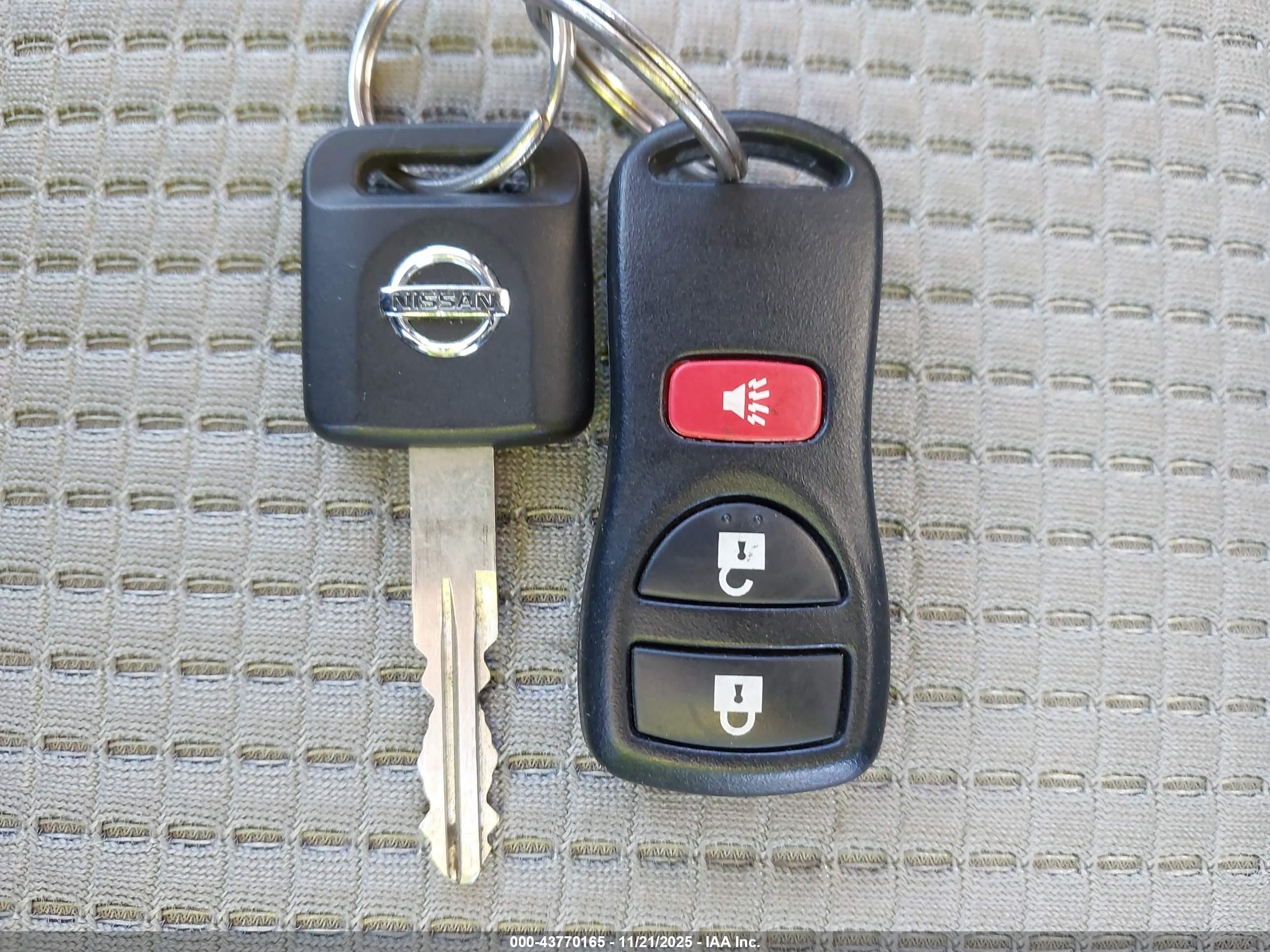 NISSAN TITAN image 11