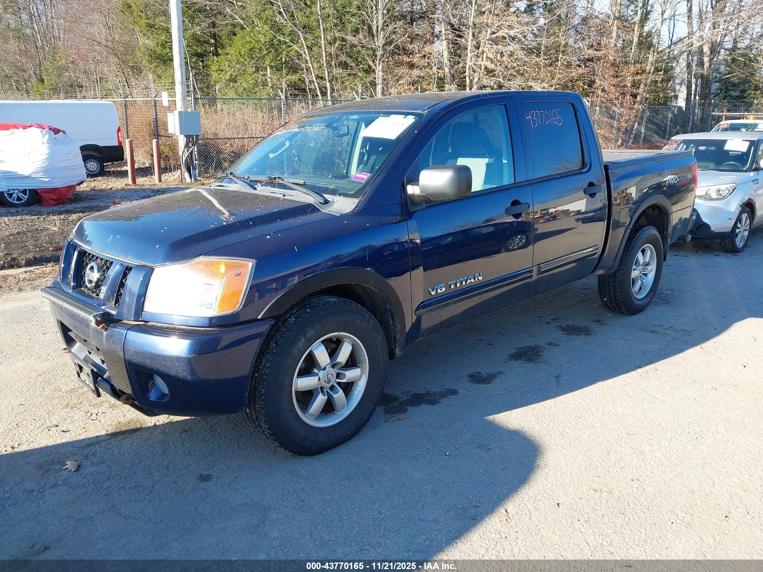 NISSAN TITAN image 2