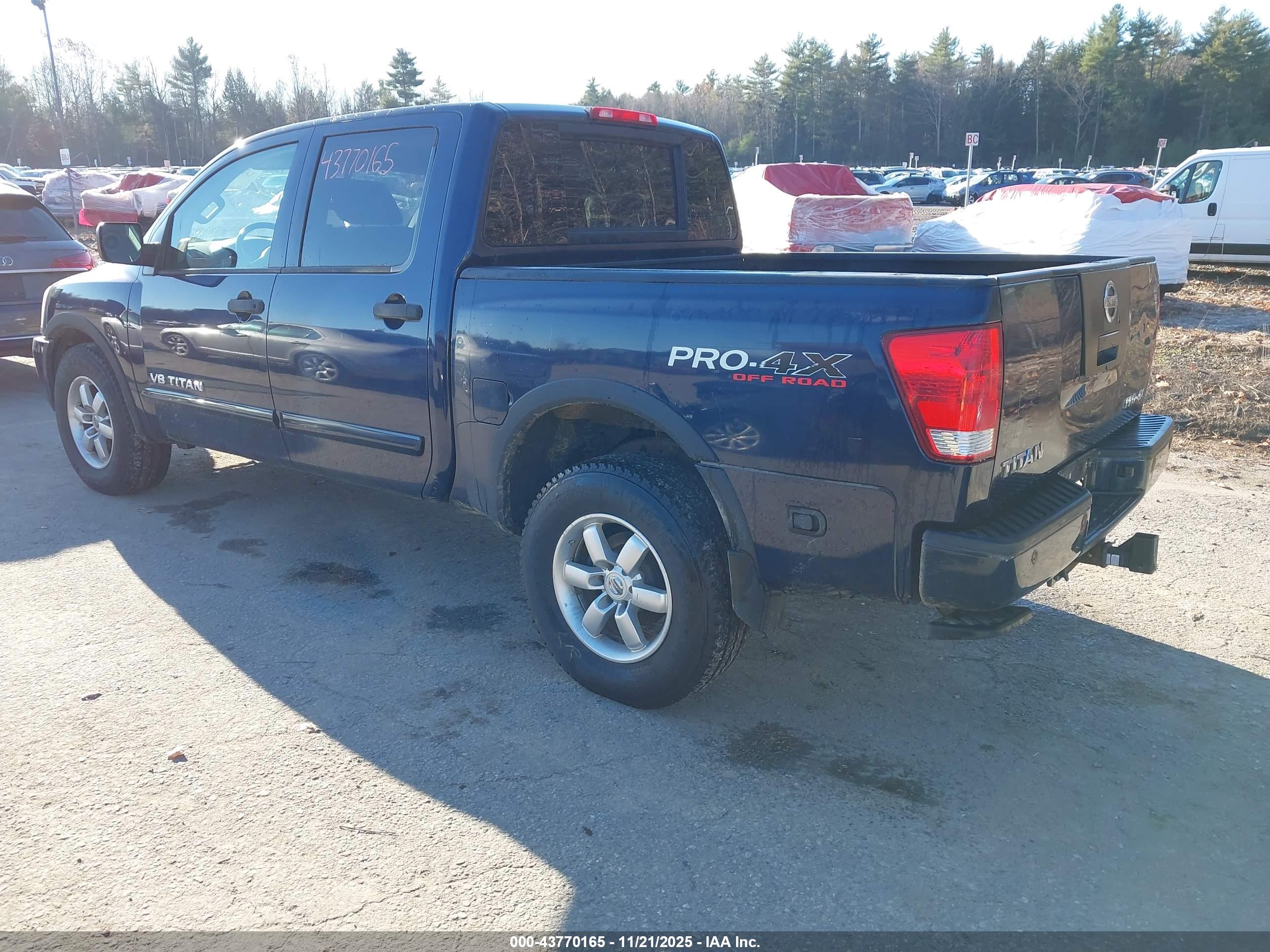 NISSAN TITAN image 3