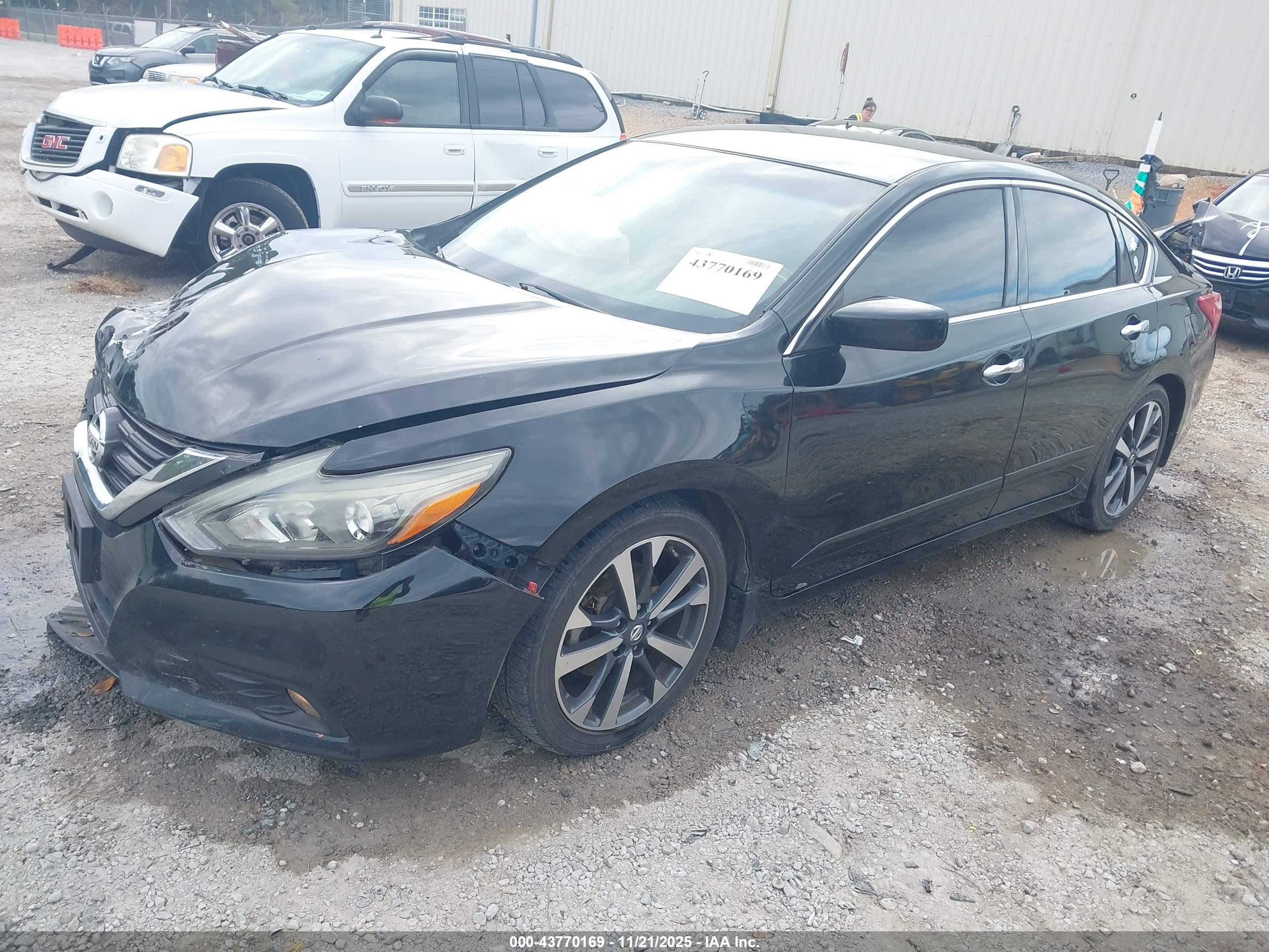 NISSAN ALTIMA image 2