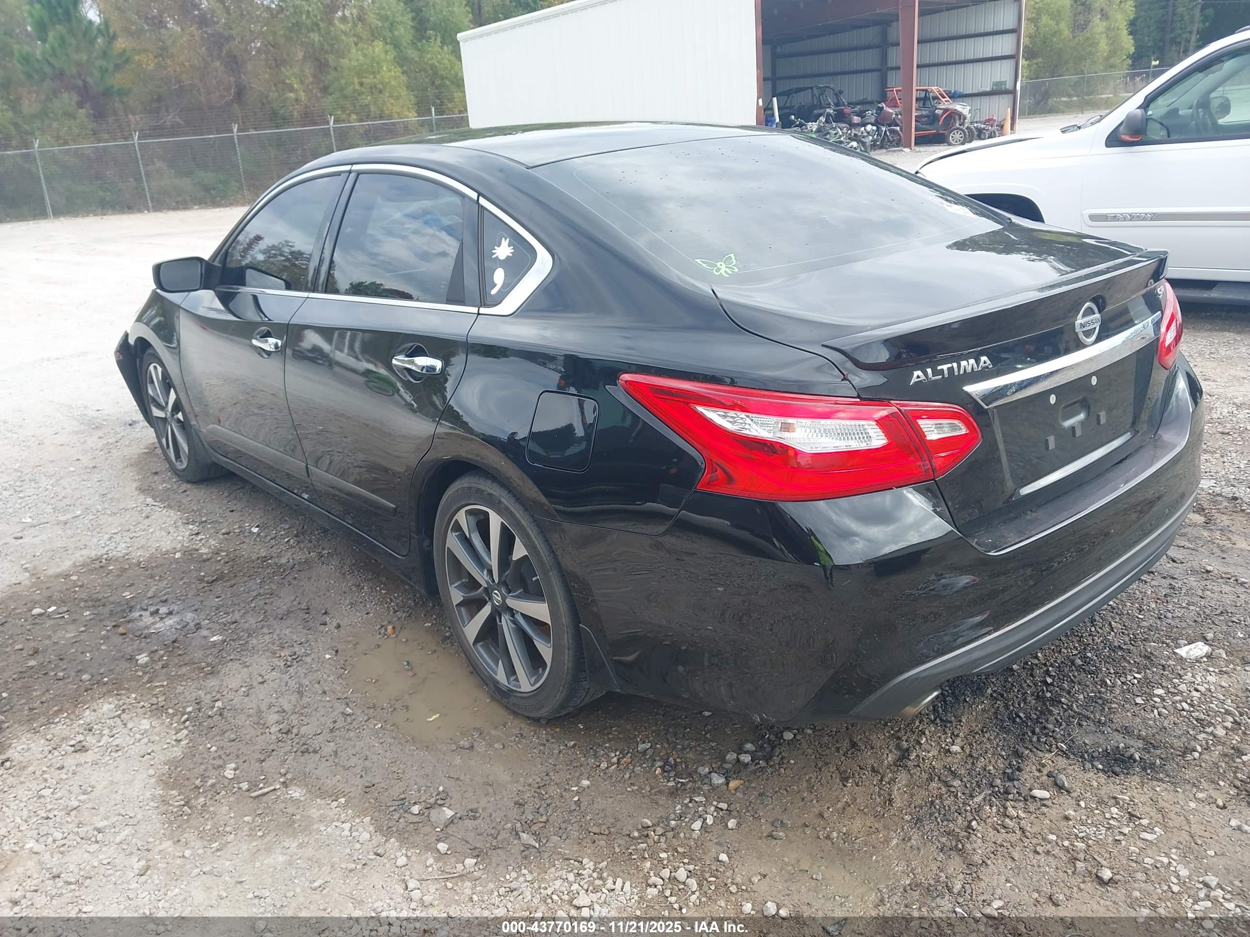NISSAN ALTIMA image 3