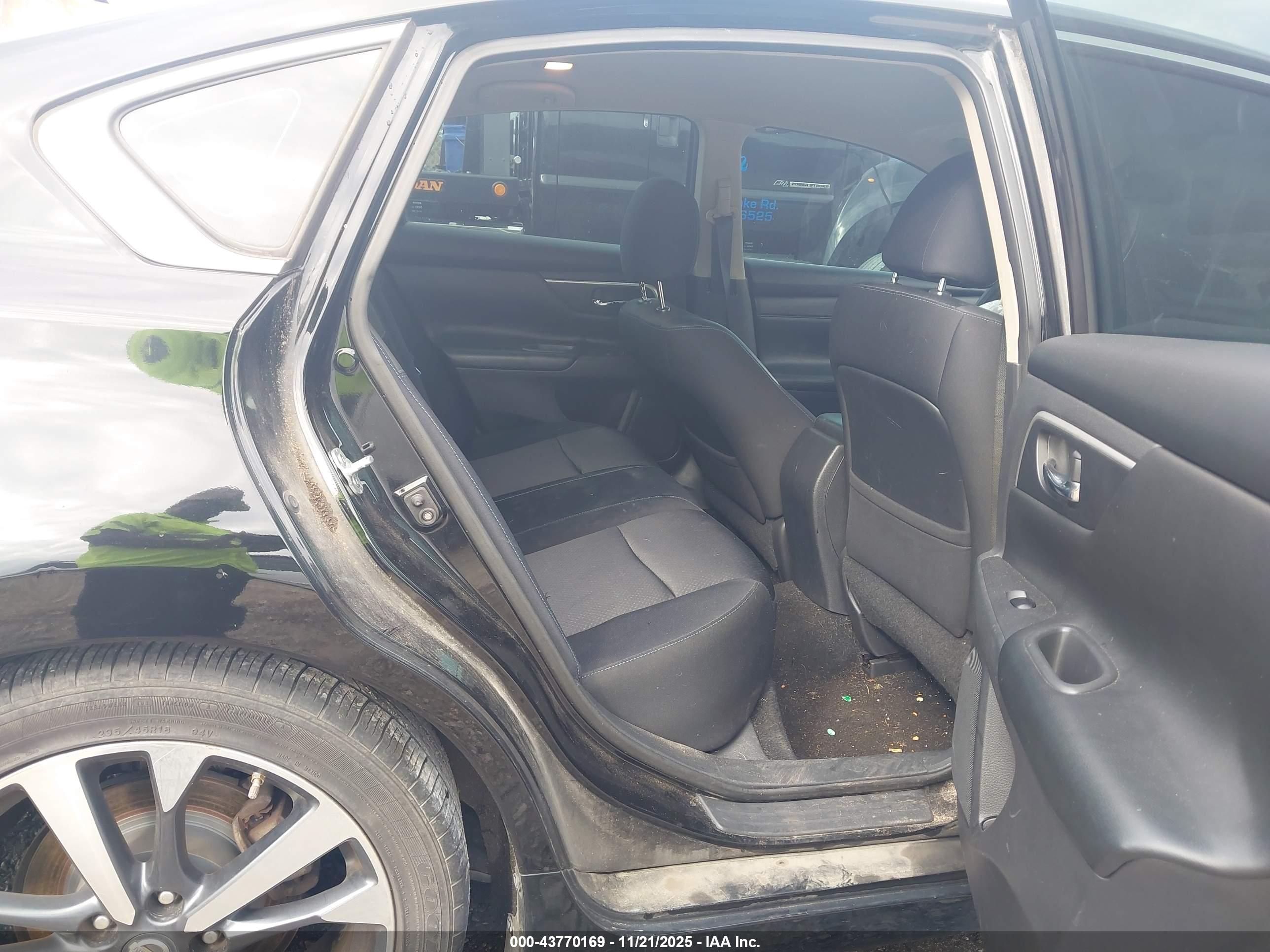 NISSAN ALTIMA image 8
