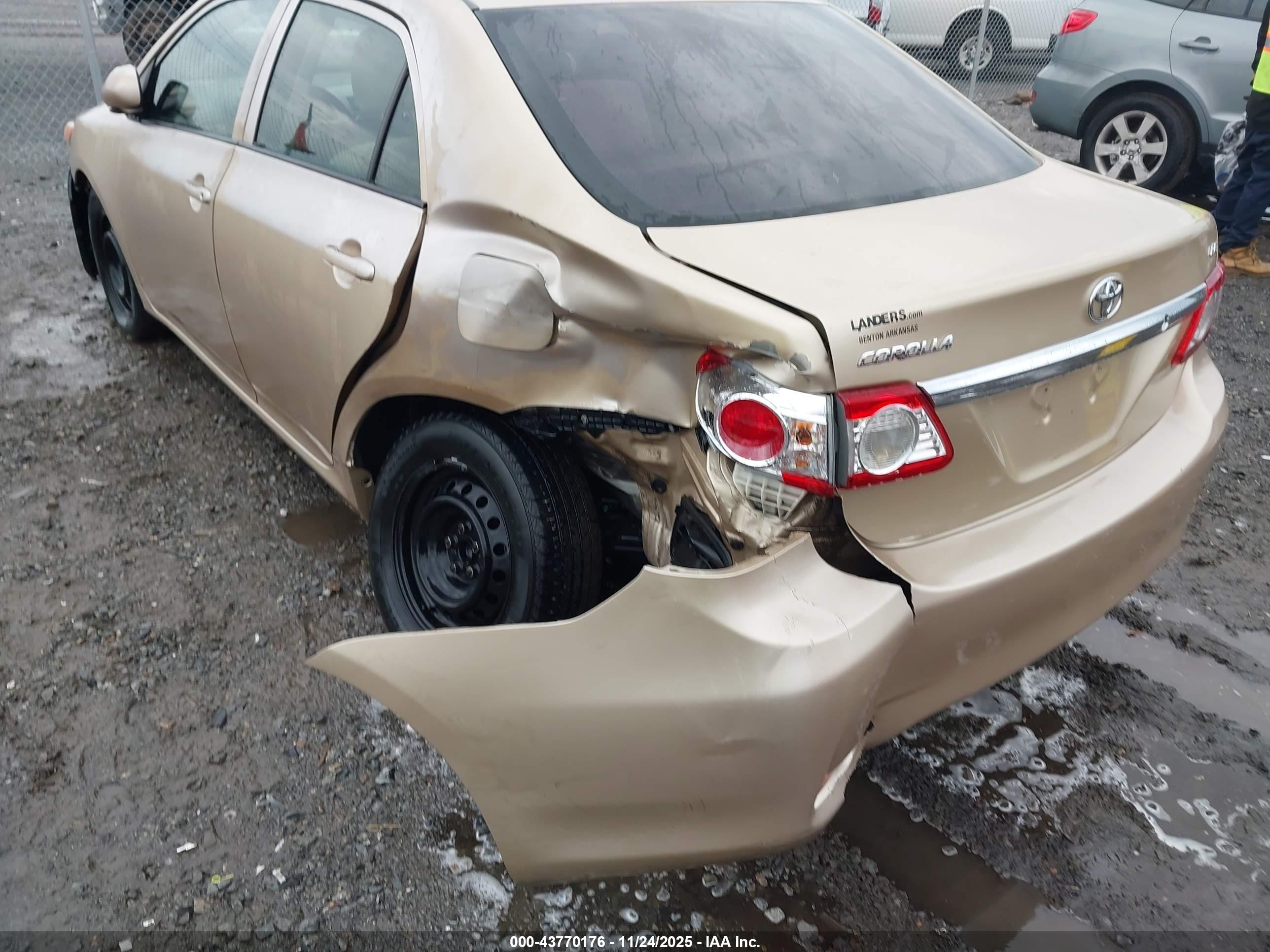 TOYOTA COROLLA image 6