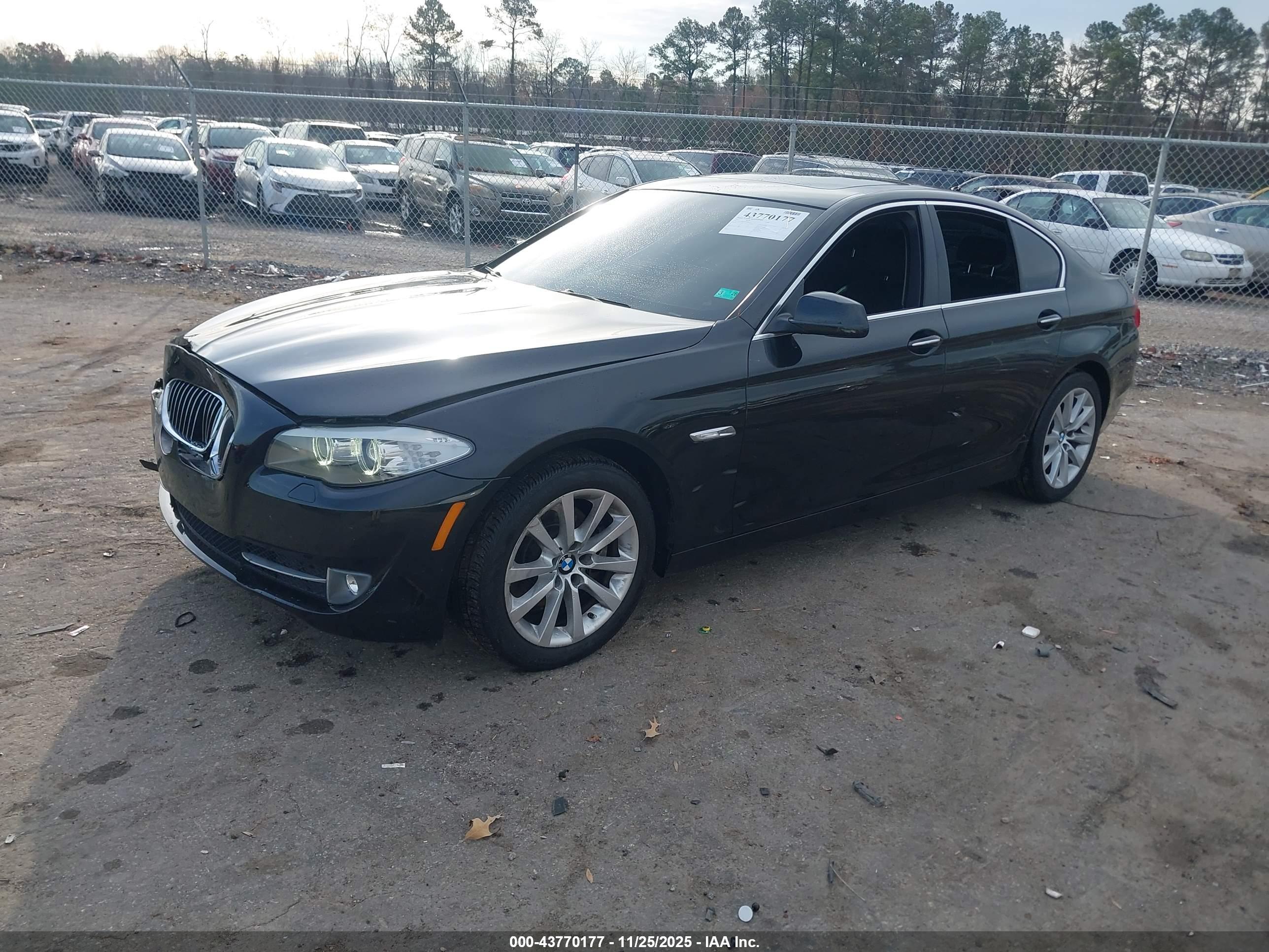 BMW 528I image 2