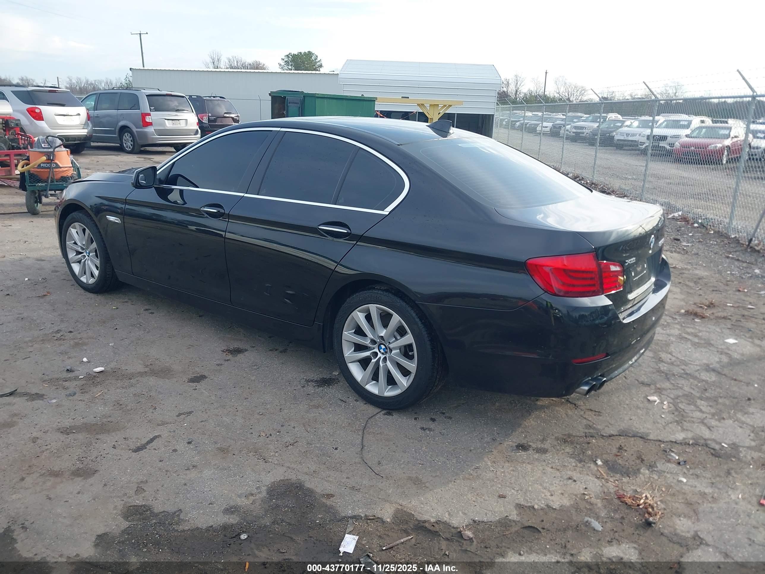 BMW 528I image 3