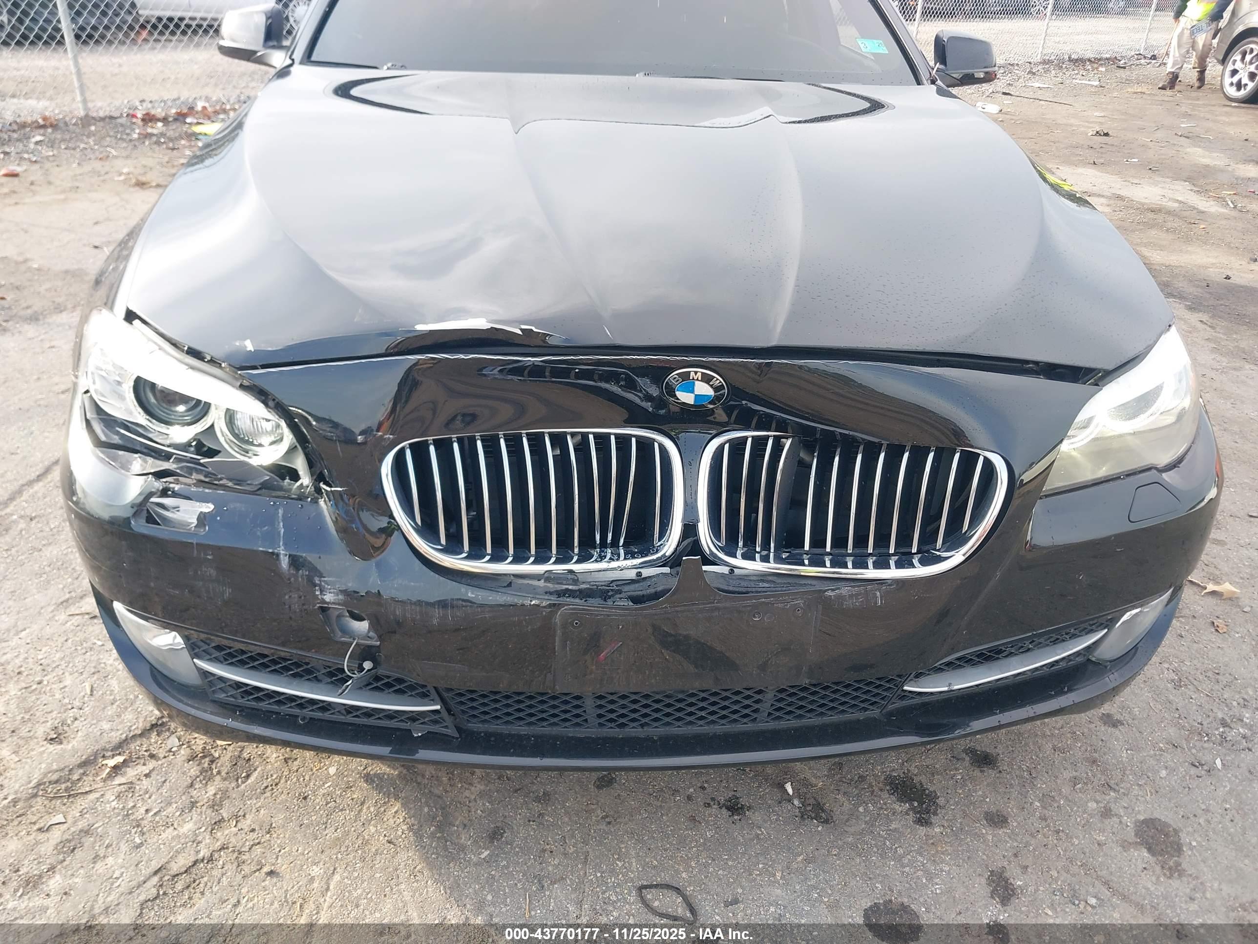 BMW 528I image 6